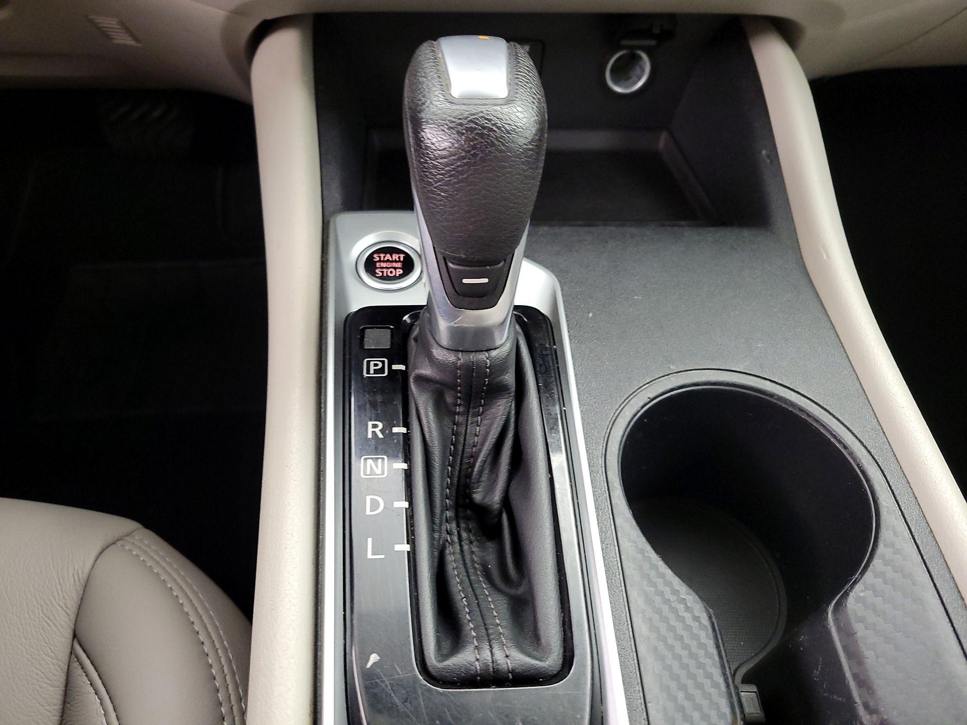Thumbnail: 2019 Nissan Altima - 17