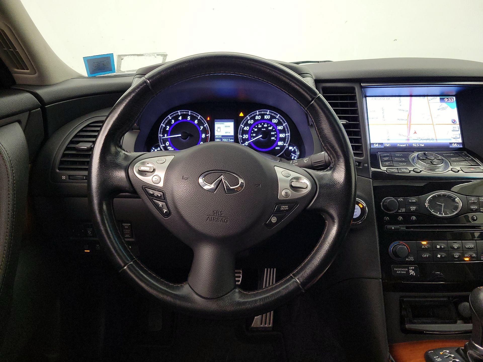 Thumbnail: 2016 INFINITI QX70 - 10