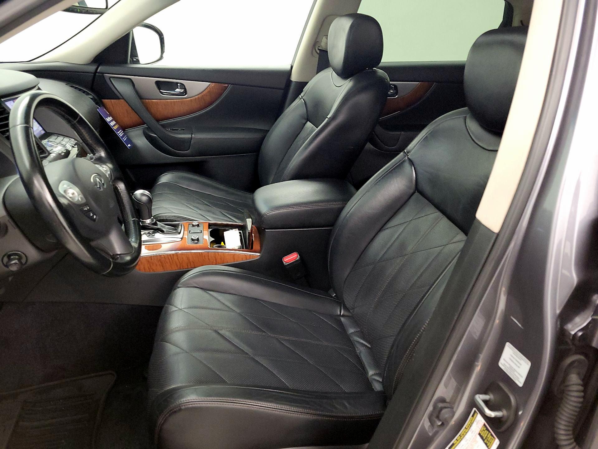 Thumbnail: 2016 INFINITI QX70 - 11