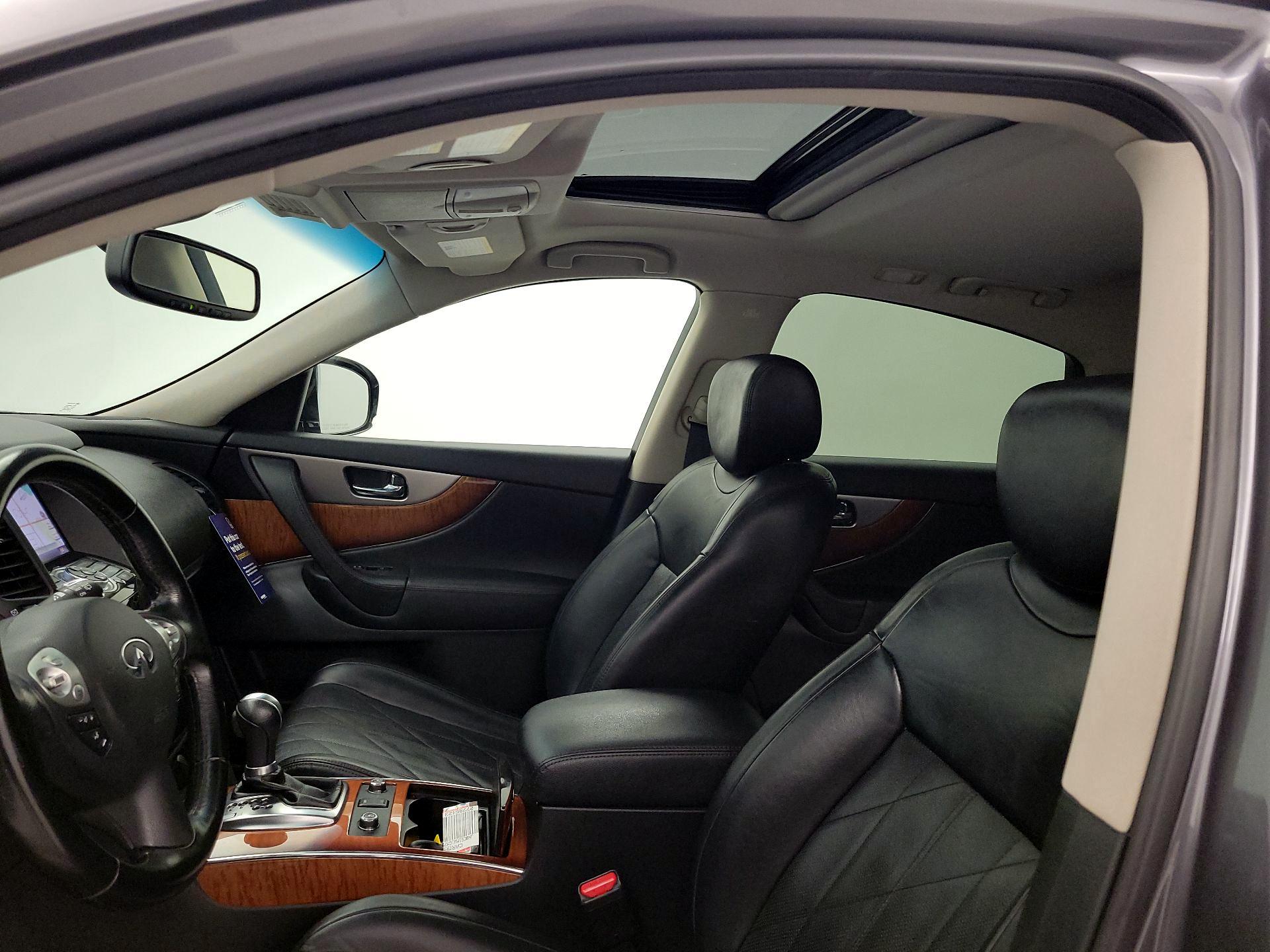 Thumbnail: 2016 INFINITI QX70 - 19