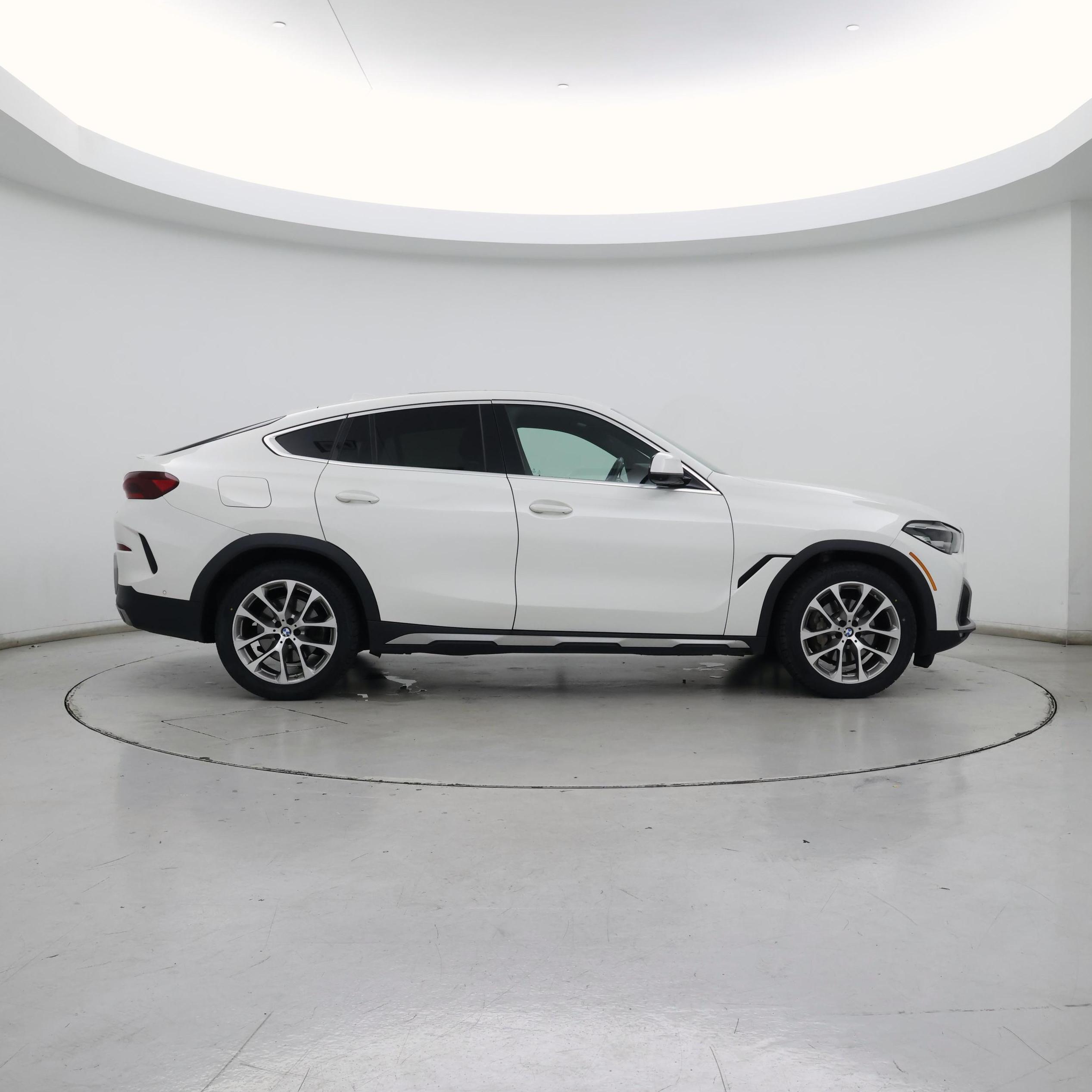 Thumbnail: 2021 BMW X6 - 7