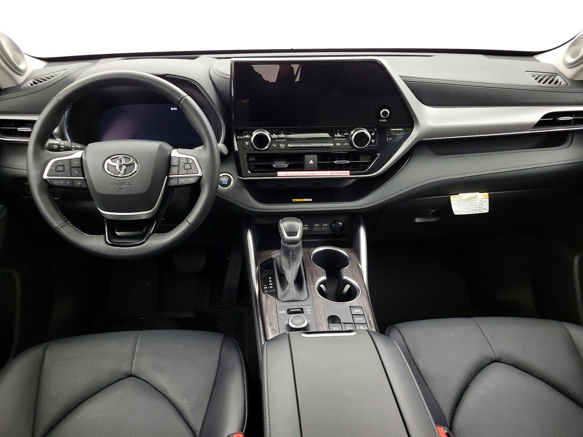 Thumbnail: 2025 Toyota Highlander - 9