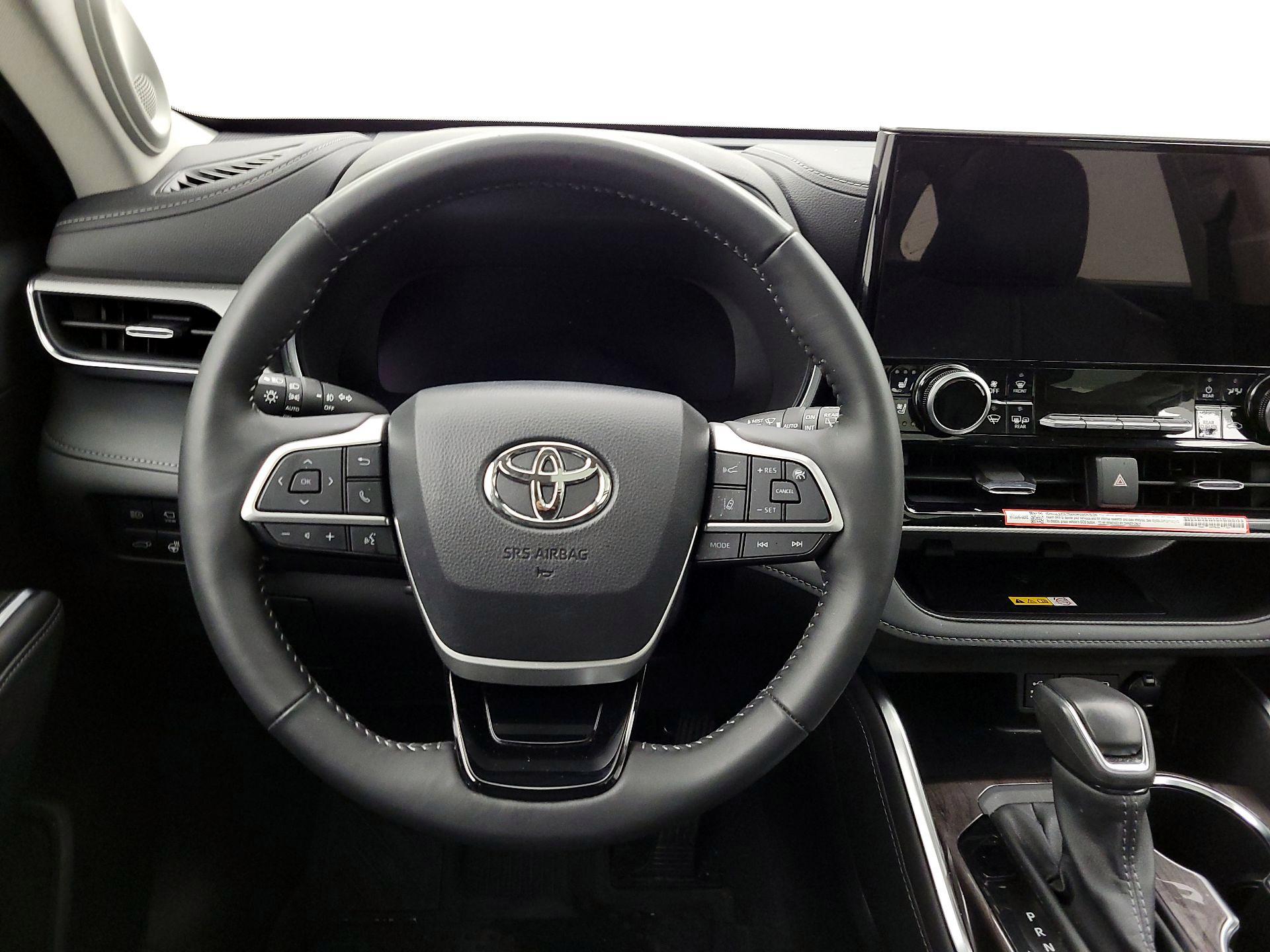 Thumbnail: 2025 Toyota Highlander - 10