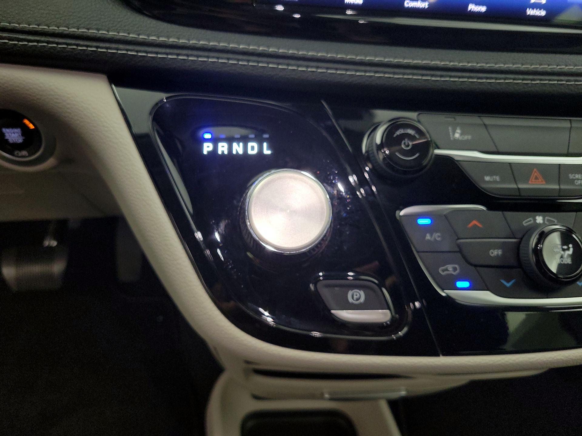 Thumbnail: 2022 Chrysler Pacifica - 17