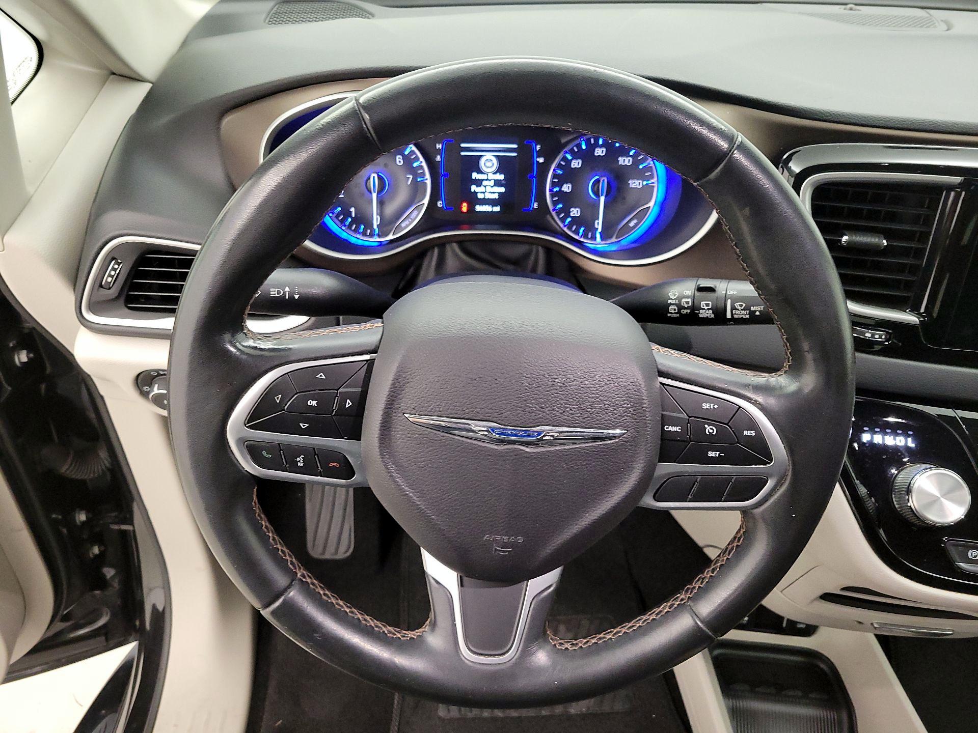 Thumbnail: 2018 Chrysler Pacifica - 10