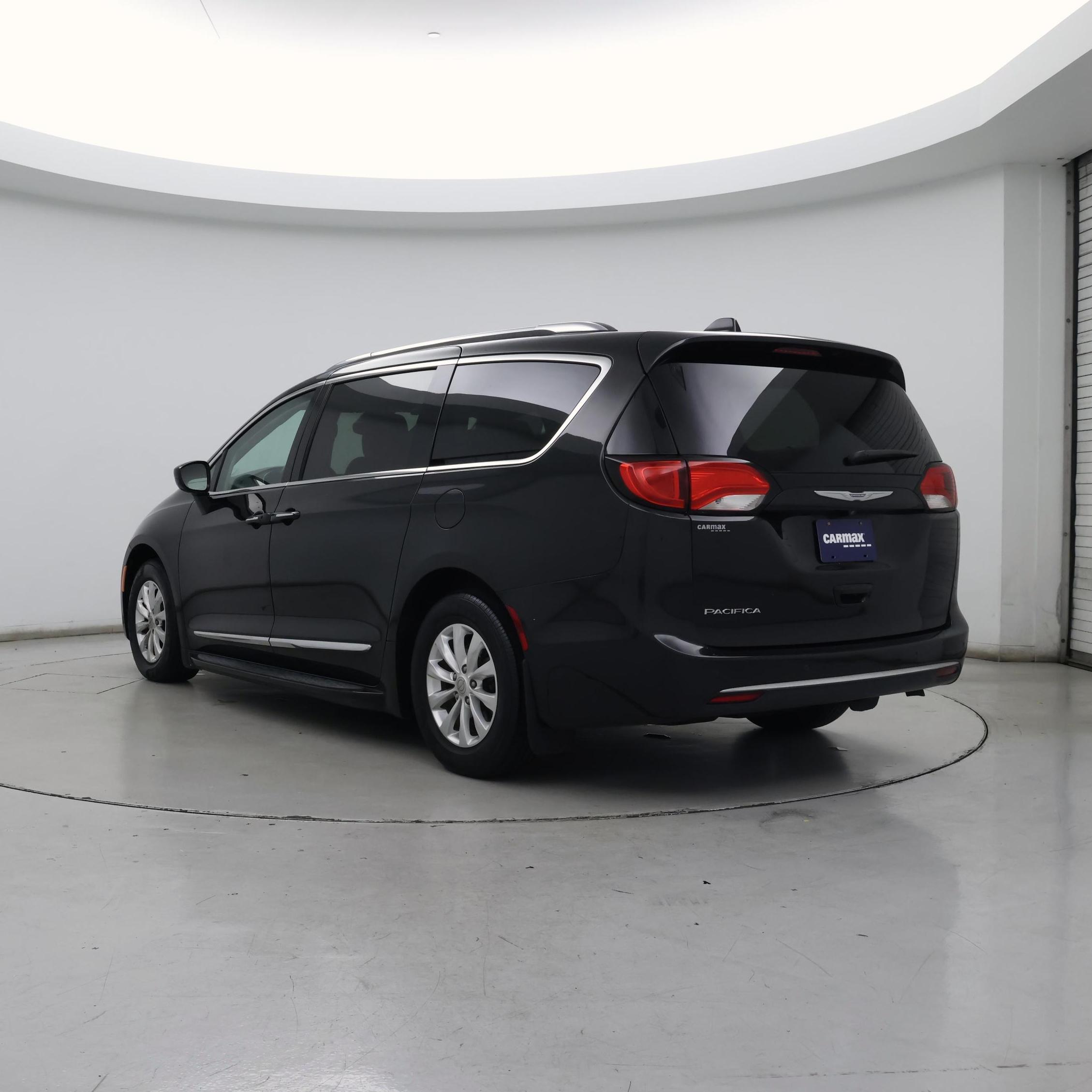 Thumbnail: 2018 Chrysler Pacifica - 2