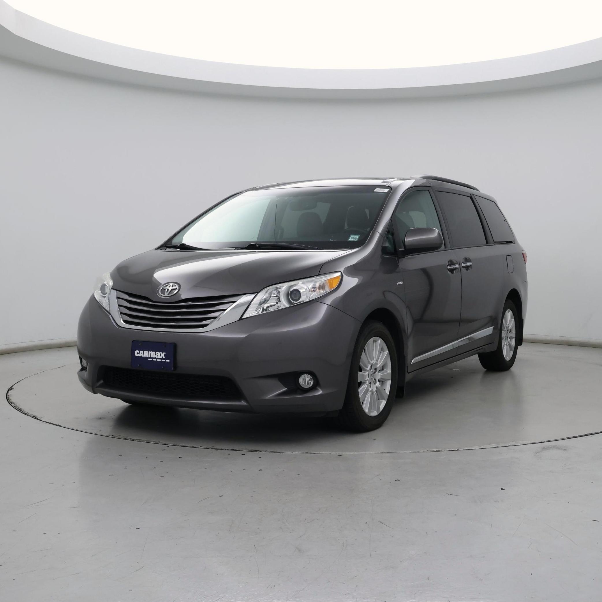 Thumbnail: 2017 Toyota Sienna - 4