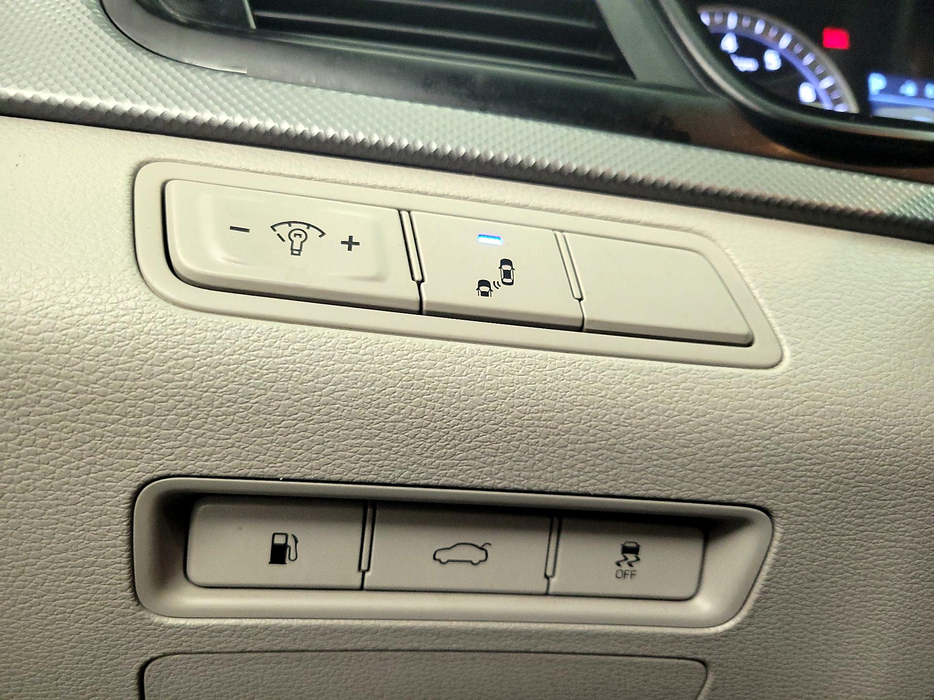 Thumbnail: 2018 Hyundai Sonata - 13