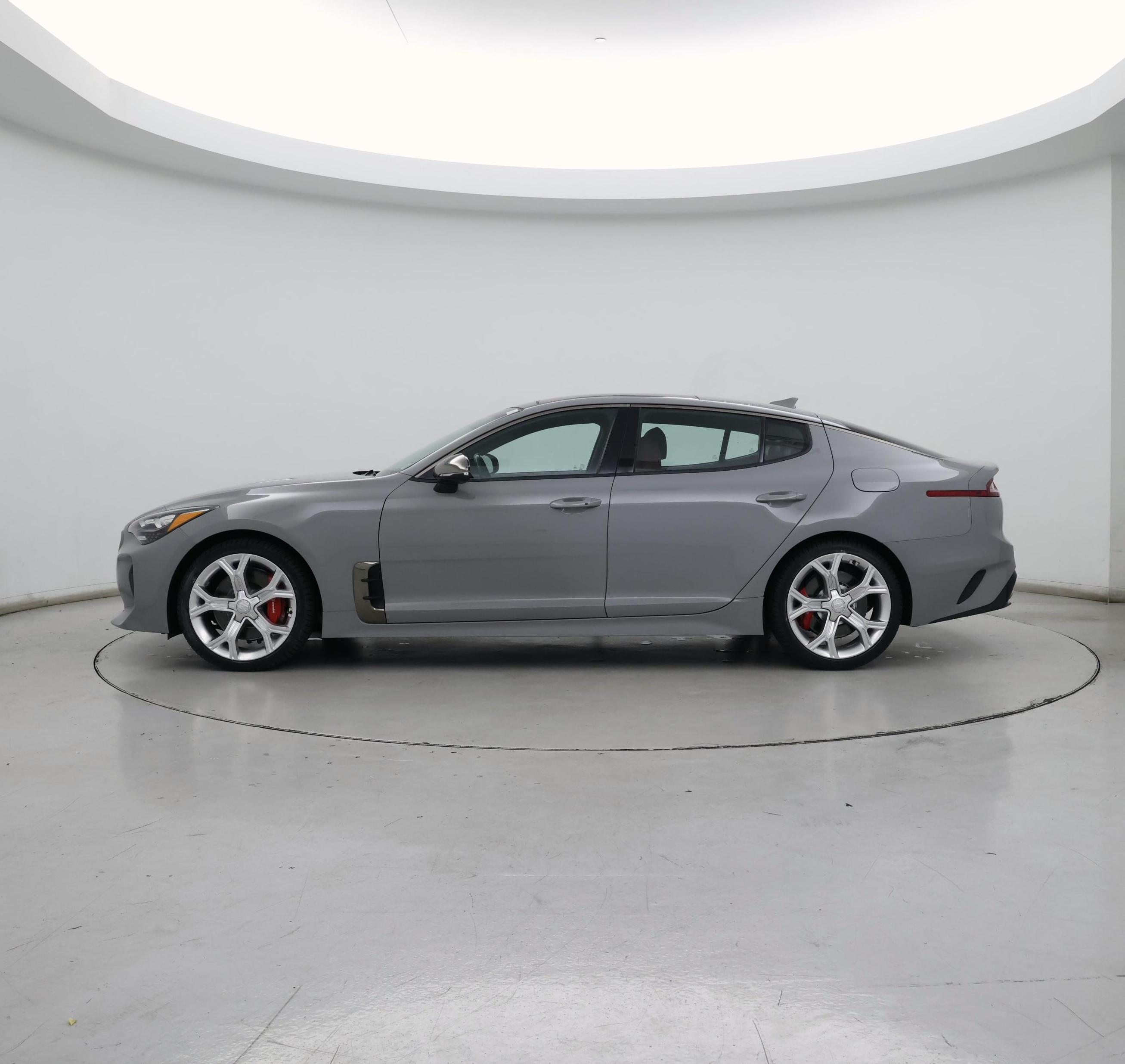 Thumbnail: 2019 Kia Stinger - 3