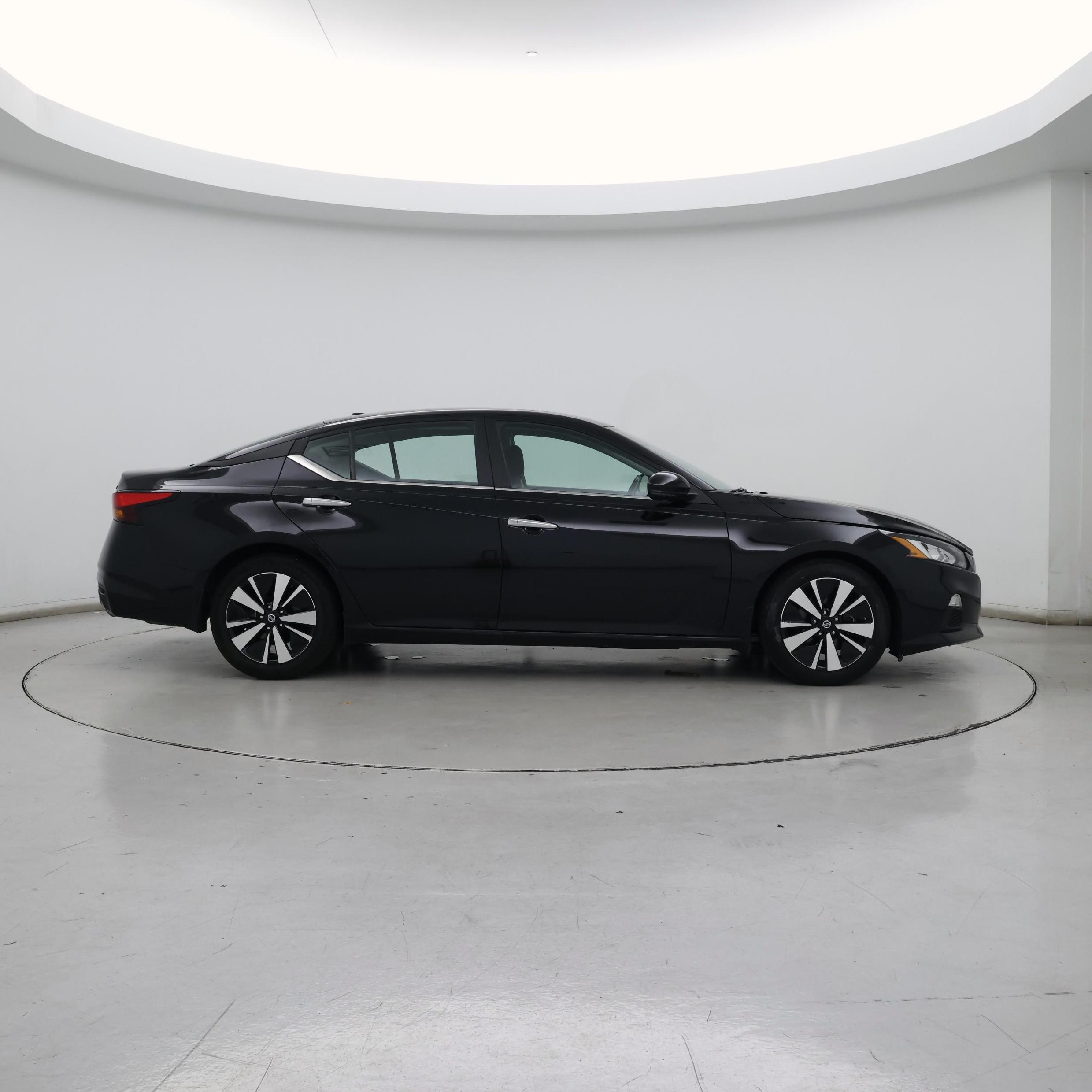 Thumbnail: 2021 Nissan Altima - 7