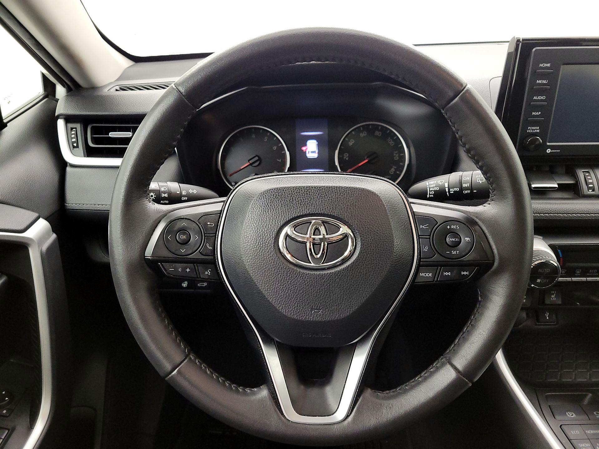 Thumbnail: 2021 Toyota RAV4 - 10