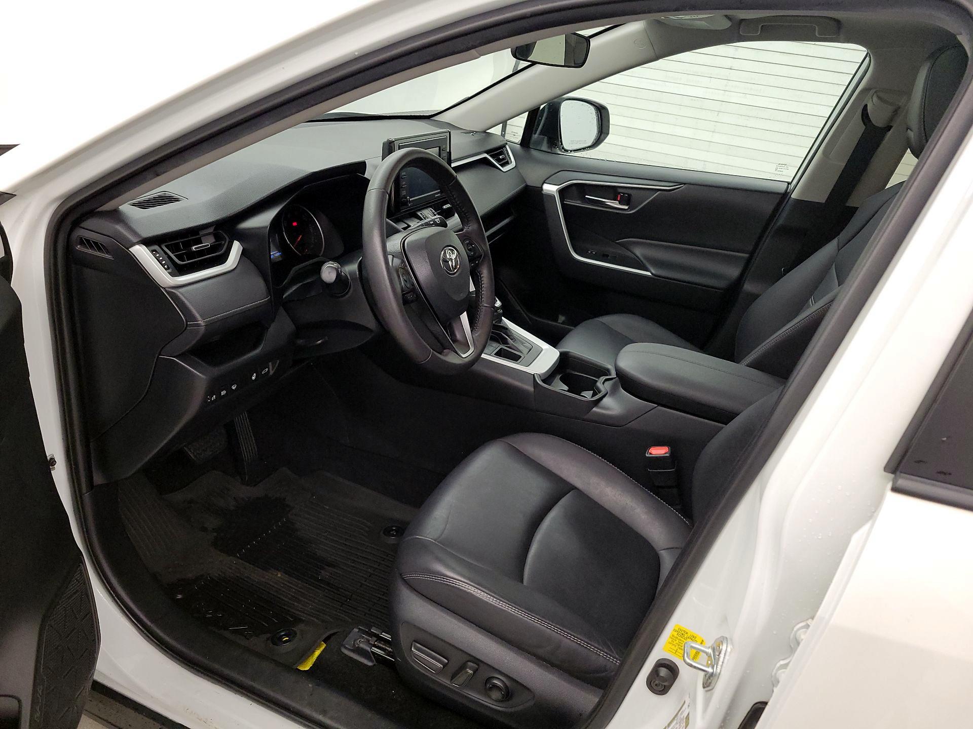 Thumbnail: 2021 Toyota RAV4 - 11