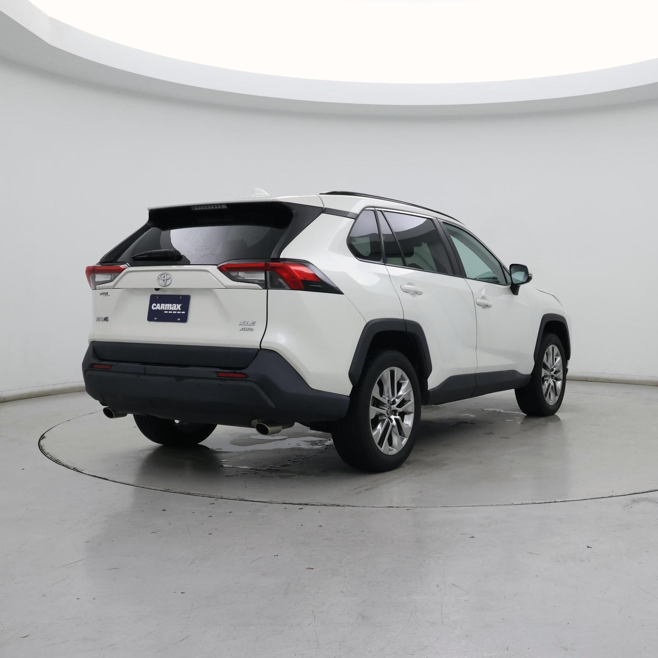 Thumbnail: 2021 Toyota RAV4 - 8