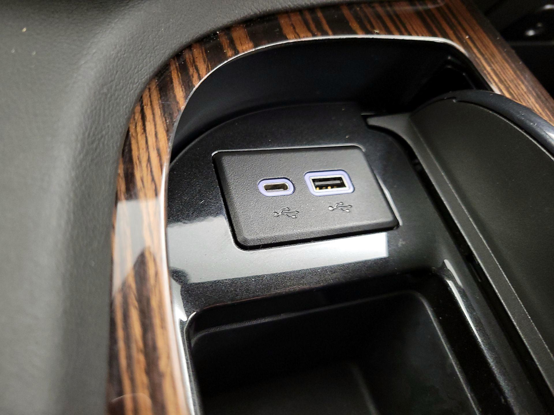 Thumbnail: 2021 Cadillac Escalade - 19