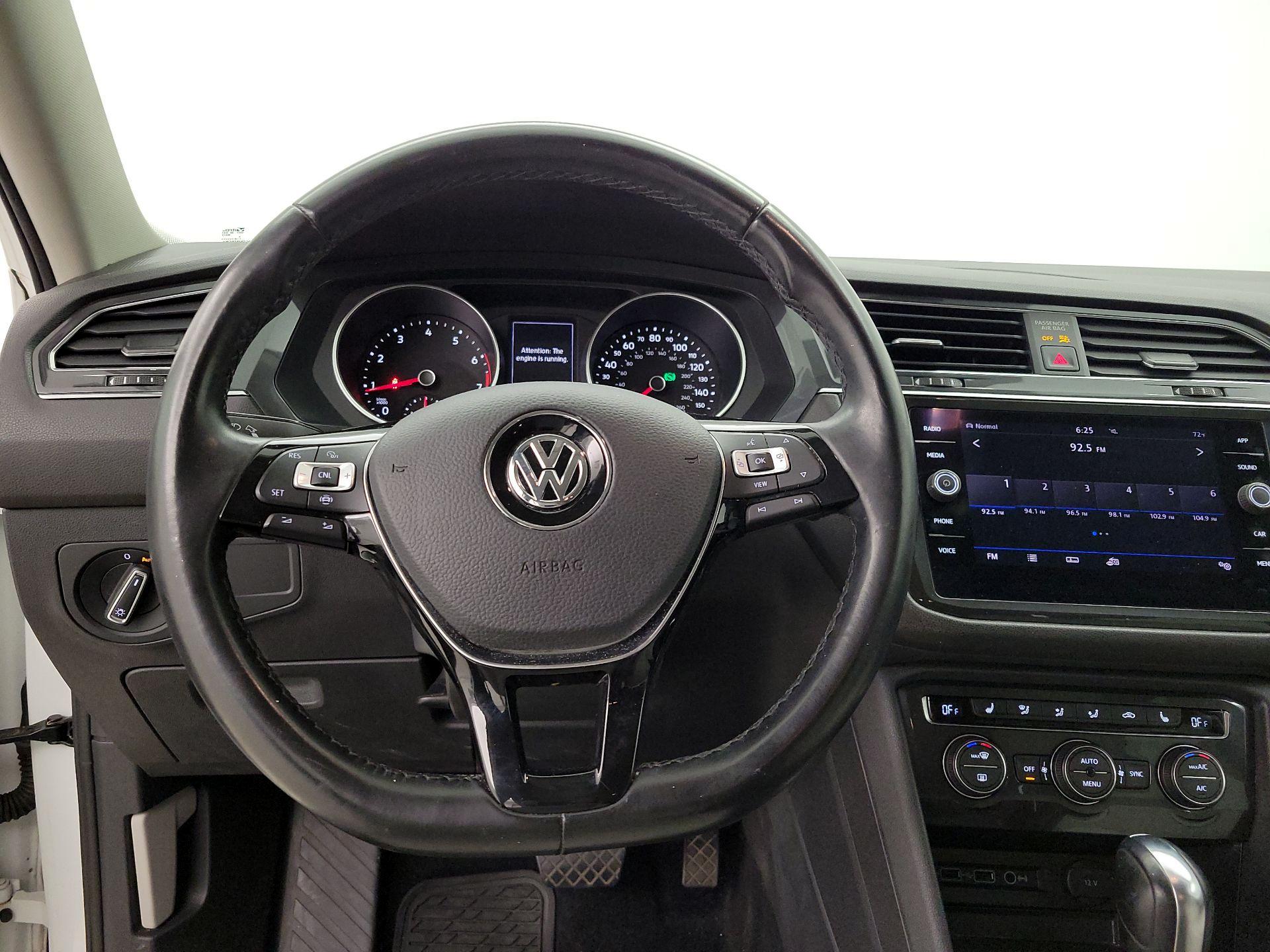 Thumbnail: 2019 Volkswagen Tiguan - 10