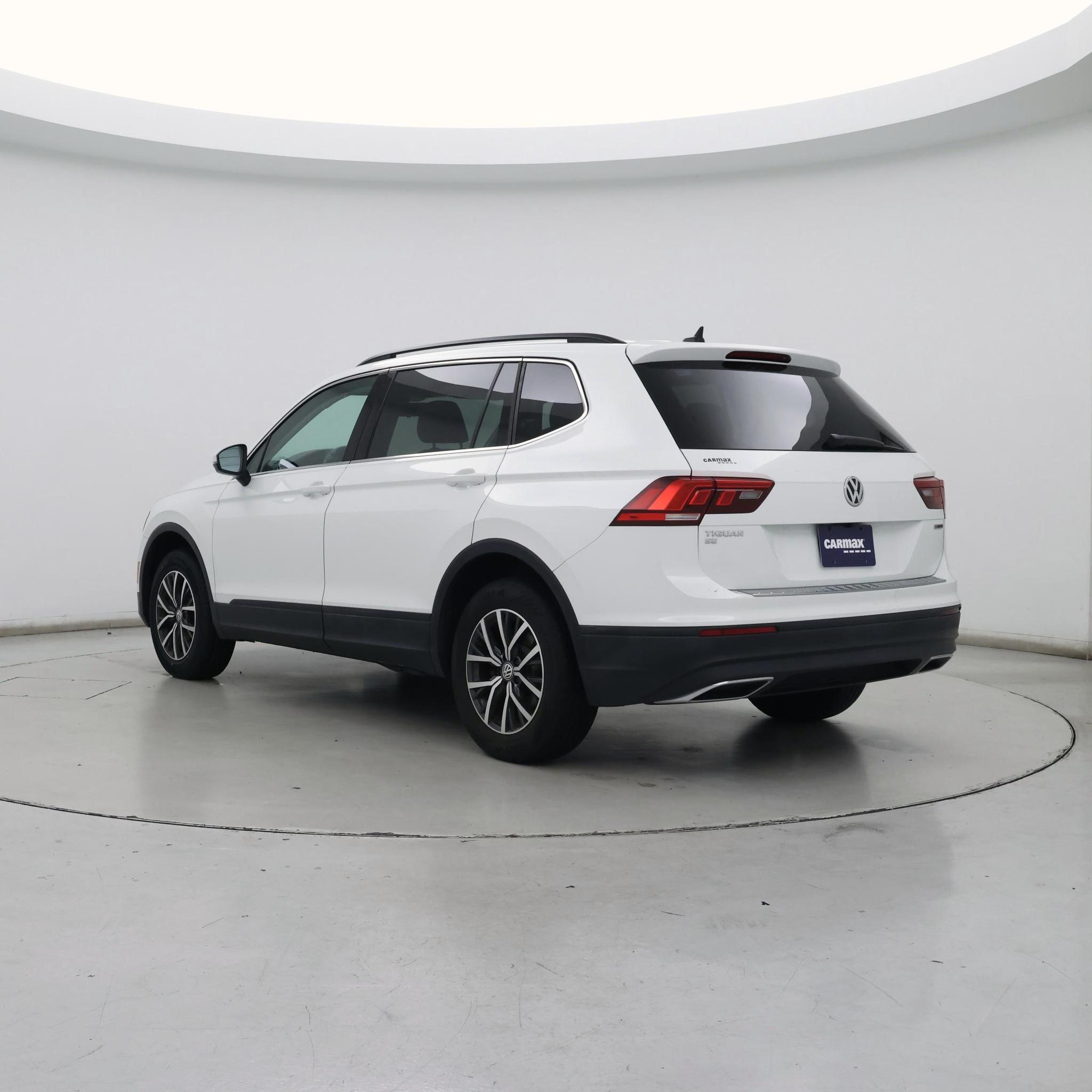 Thumbnail: 2019 Volkswagen Tiguan - 2