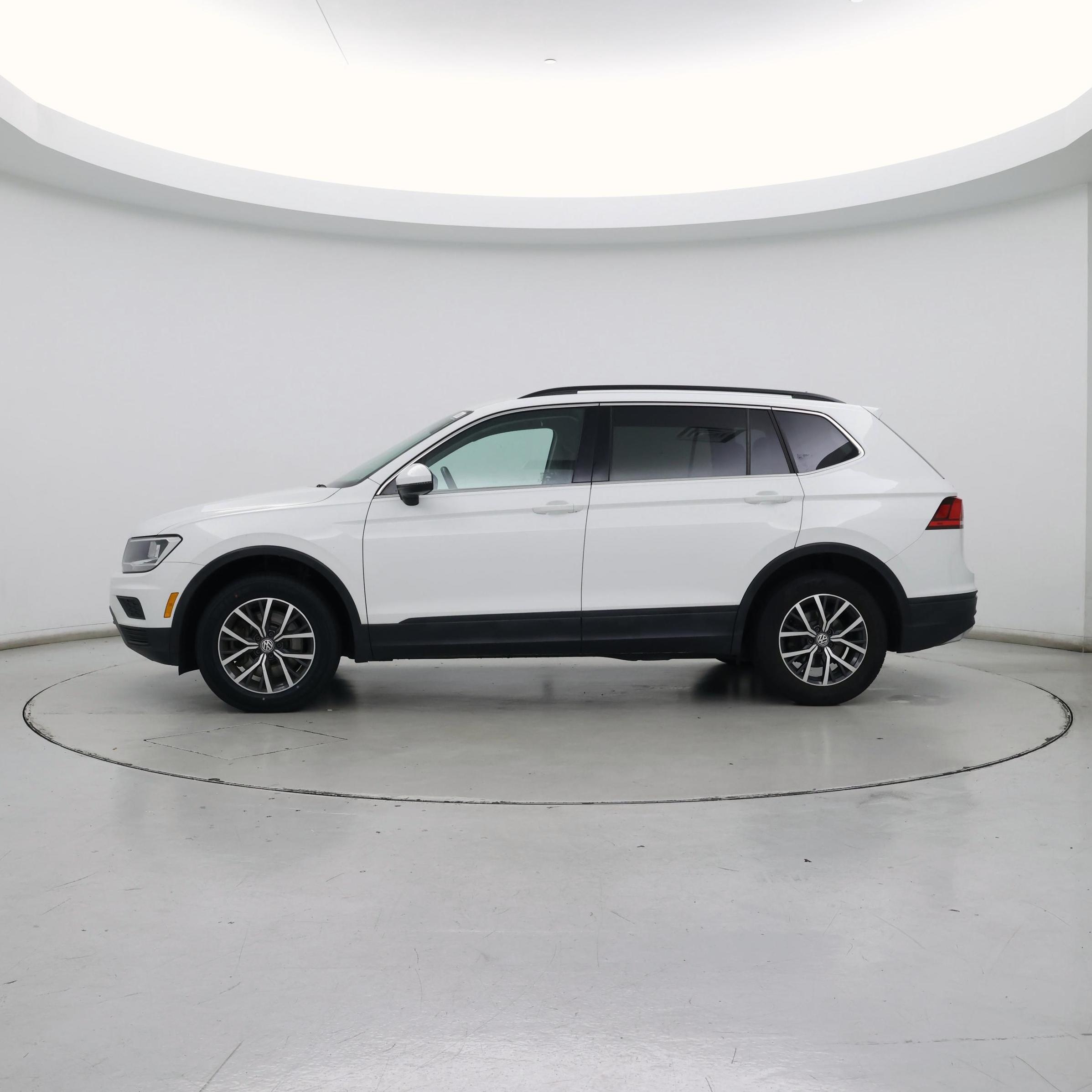 Thumbnail: 2019 Volkswagen Tiguan - 3