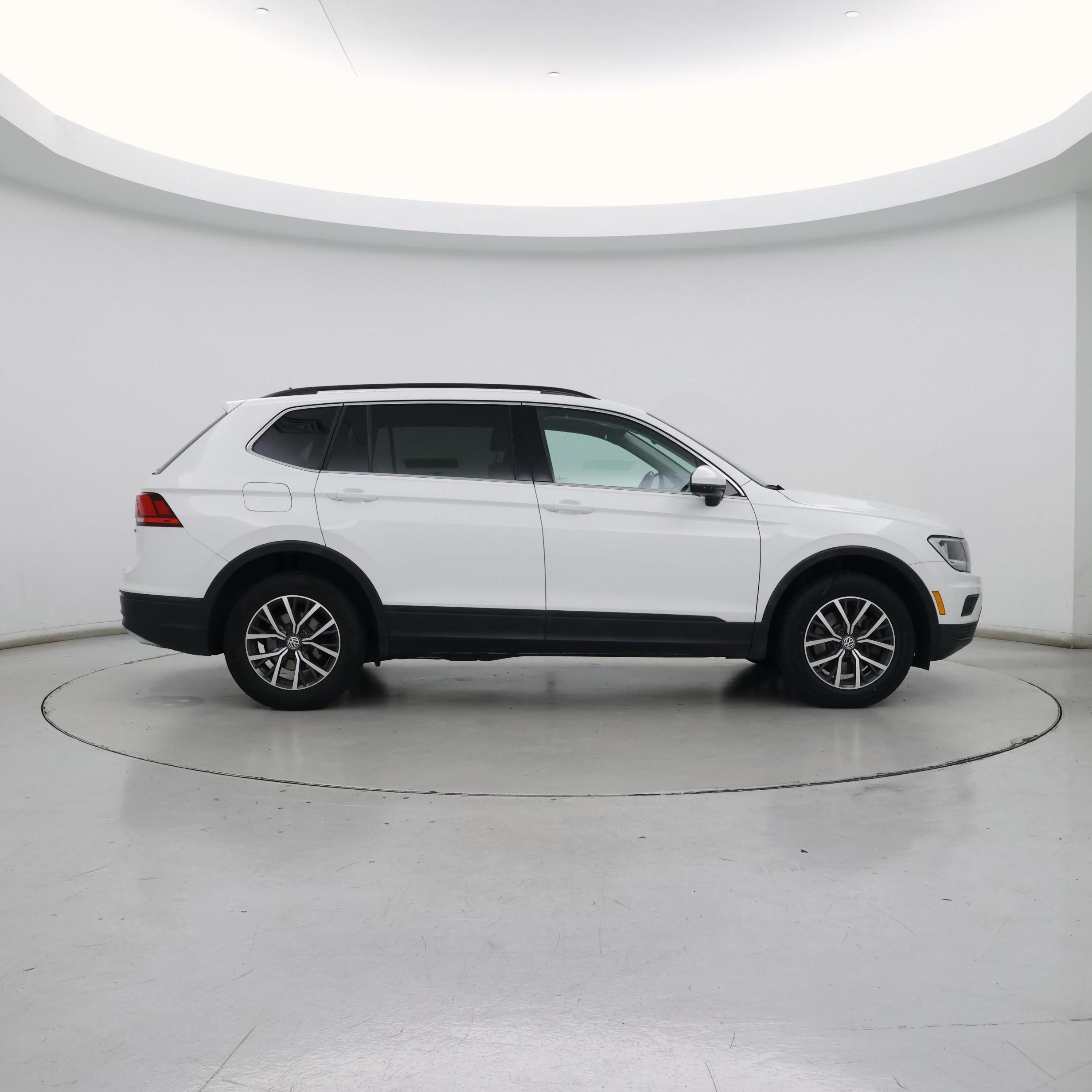 Thumbnail: 2019 Volkswagen Tiguan - 7