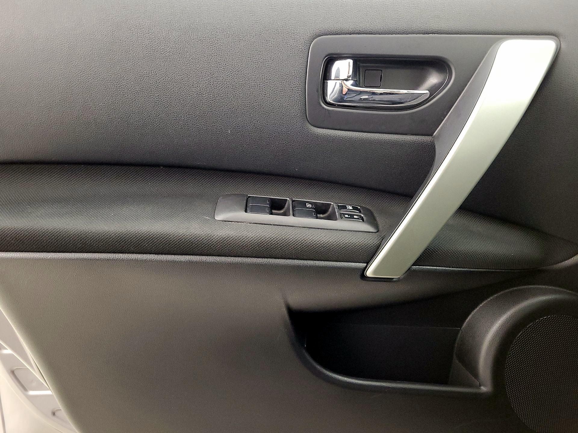 Thumbnail: 2014 Nissan Rogue - 12
