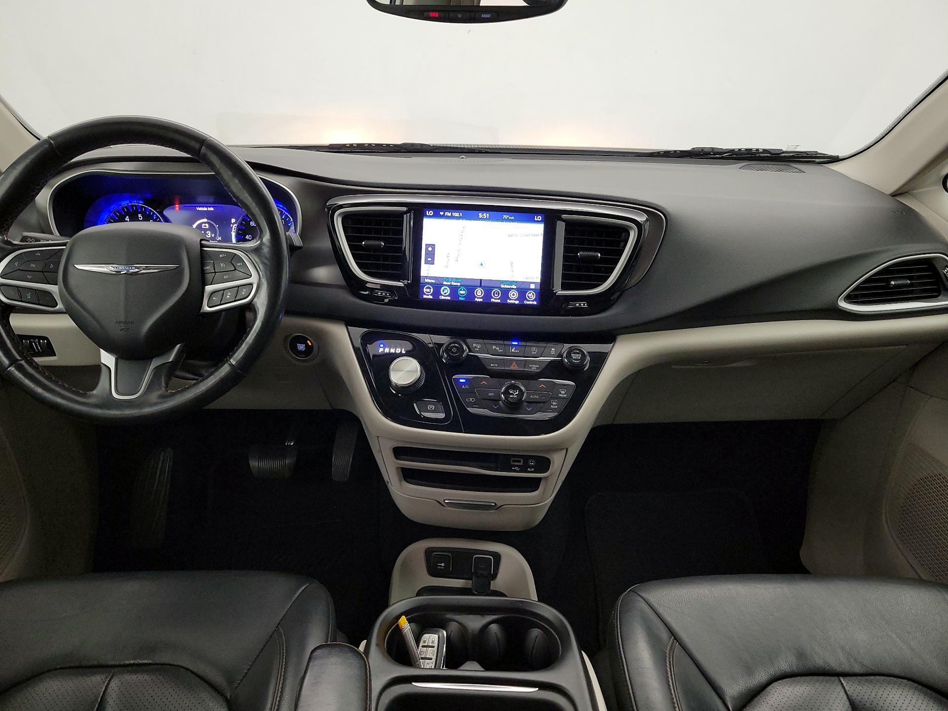 Thumbnail: 2020 Chrysler Pacifica - 9