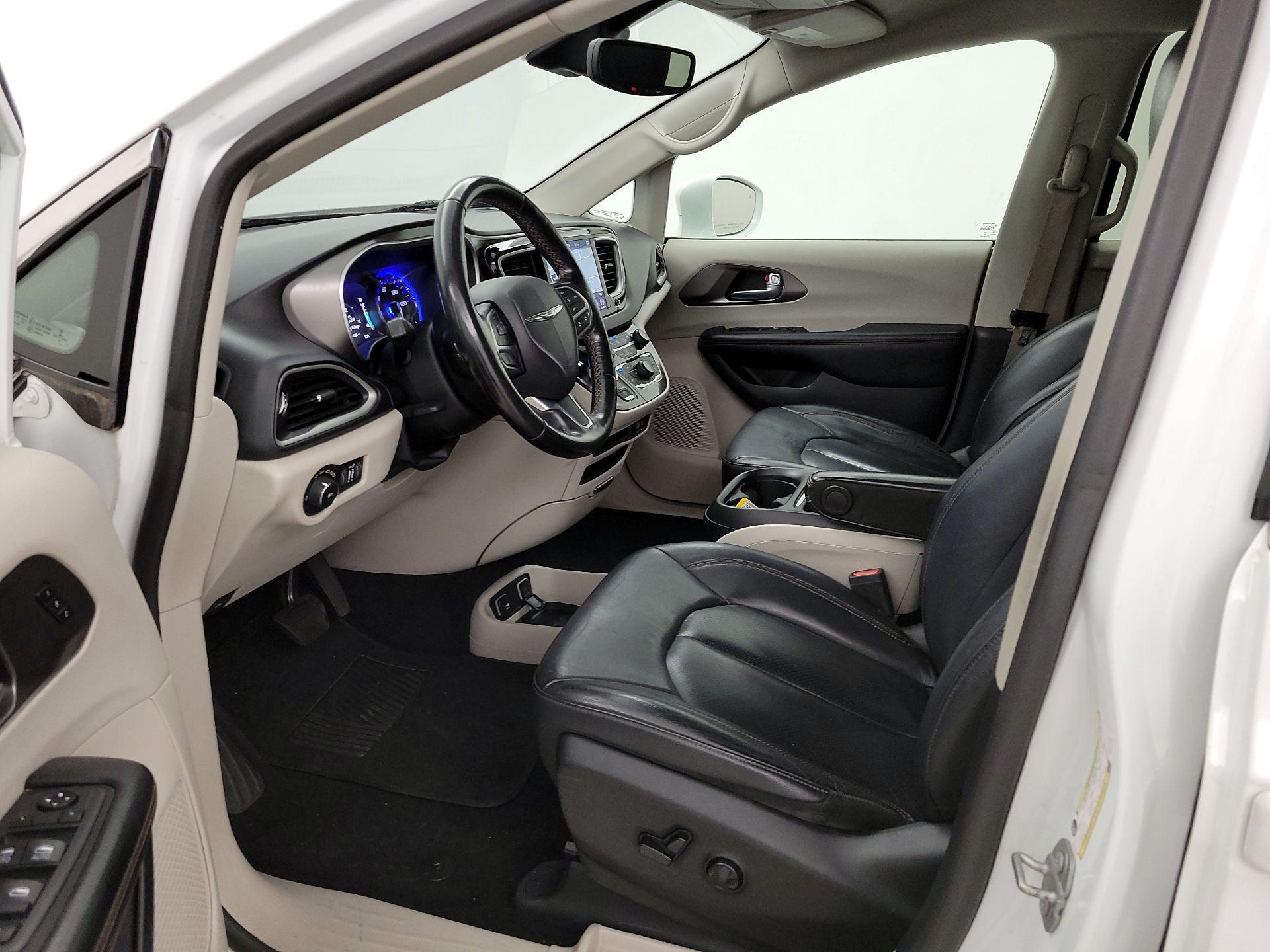 Thumbnail: 2020 Chrysler Pacifica - 11
