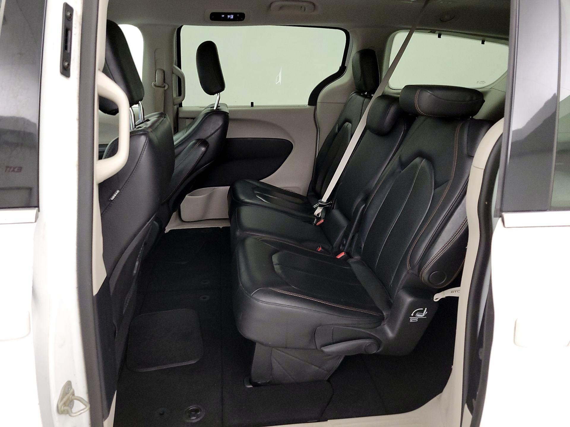 Thumbnail: 2020 Chrysler Pacifica - 20