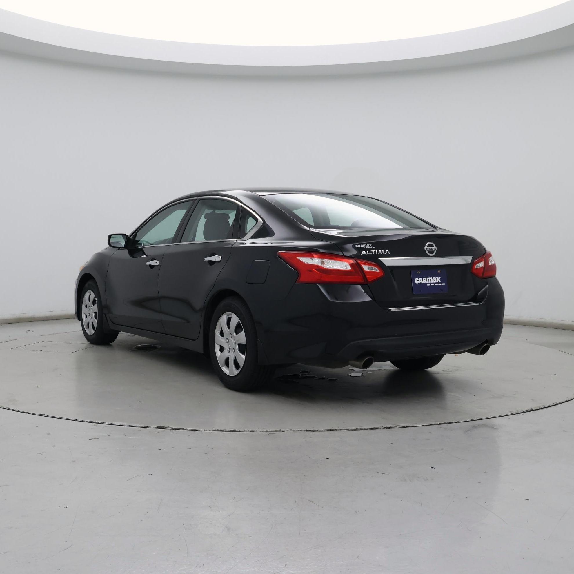 Thumbnail: 2017 Nissan Altima - 2