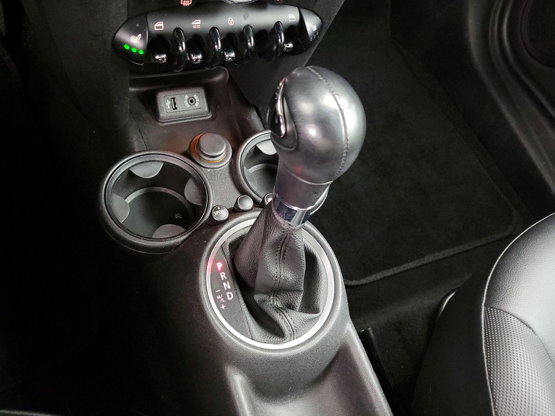 Thumbnail: 2015 MINI Cooper - 16