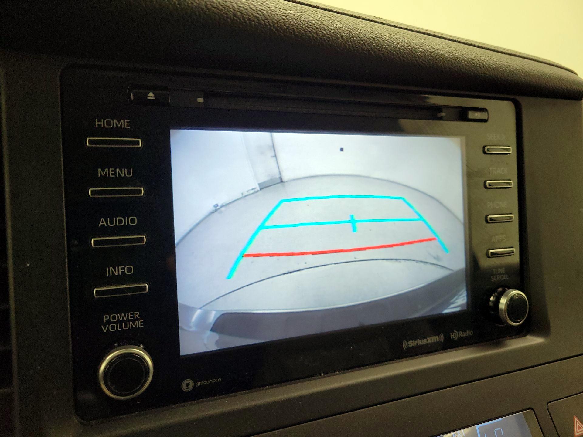 Thumbnail: 2018 Toyota Sienna - 14
