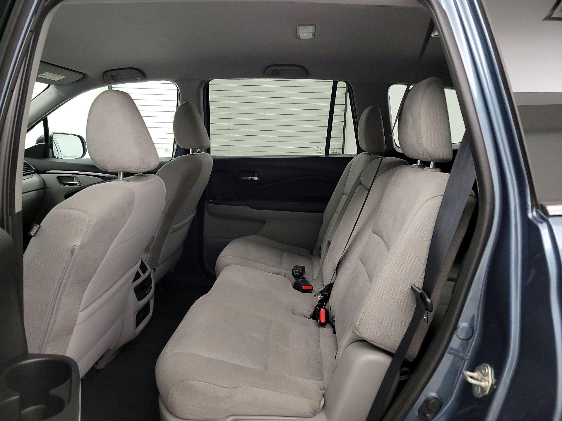 Thumbnail: 2019 Honda Pilot - 19