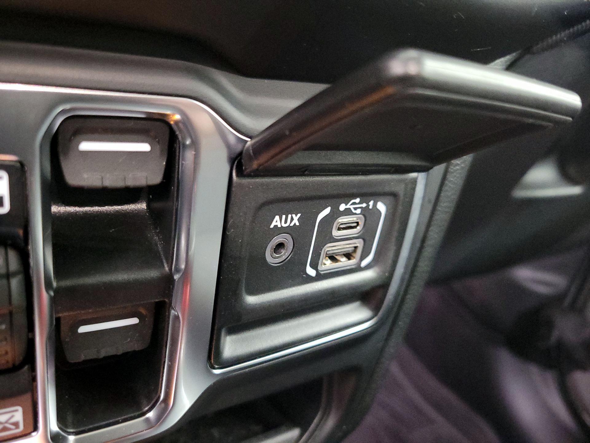 Thumbnail: 2023 Jeep Wrangler - 18