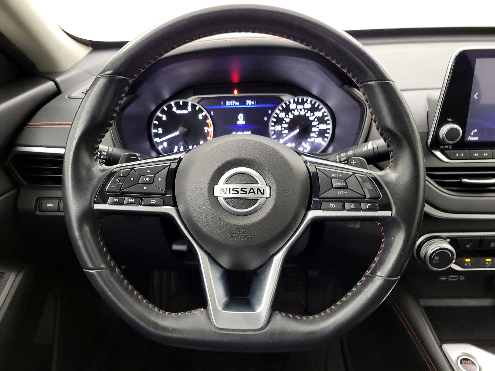 Thumbnail: 2020 Nissan Altima - 10