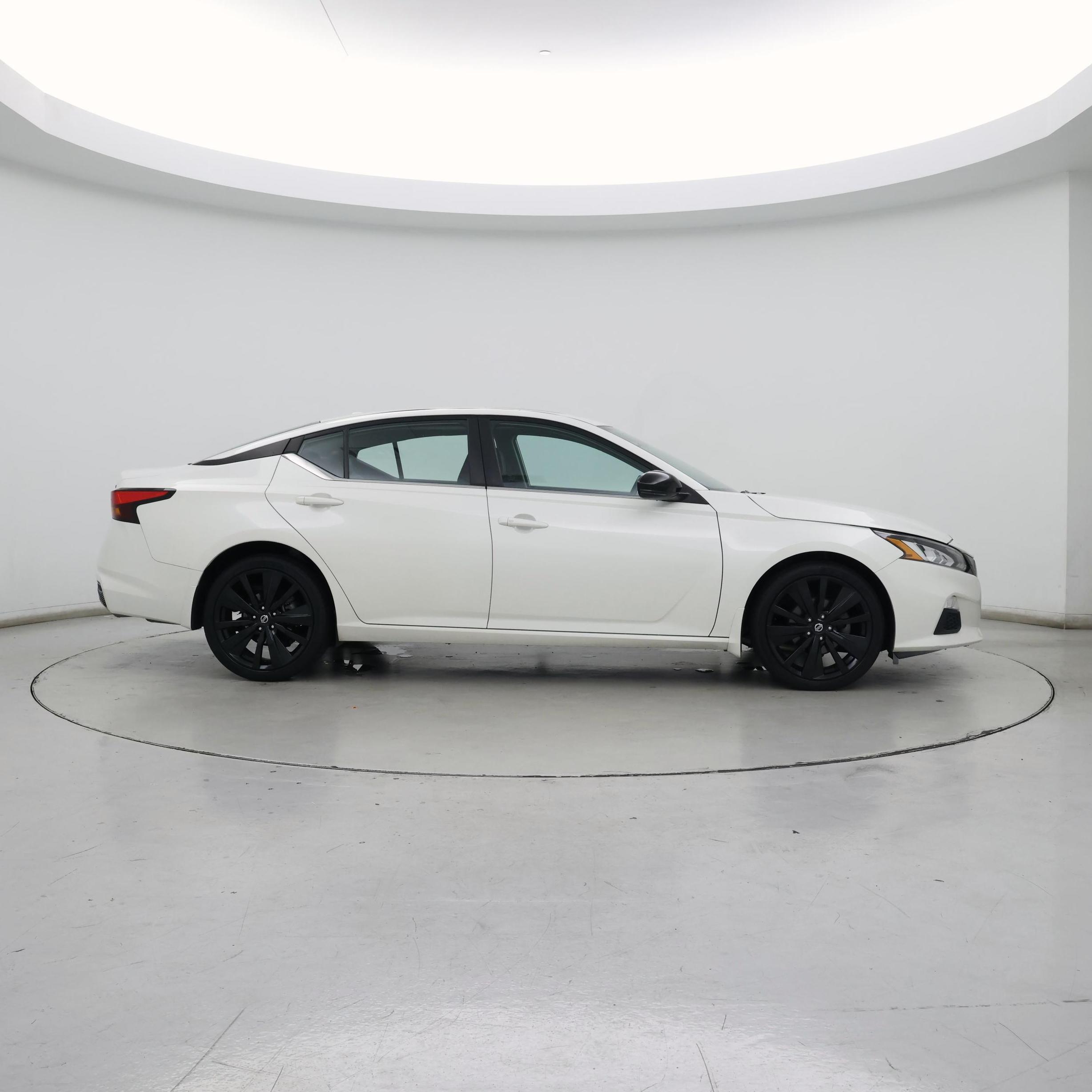 Thumbnail: 2020 Nissan Altima - 7