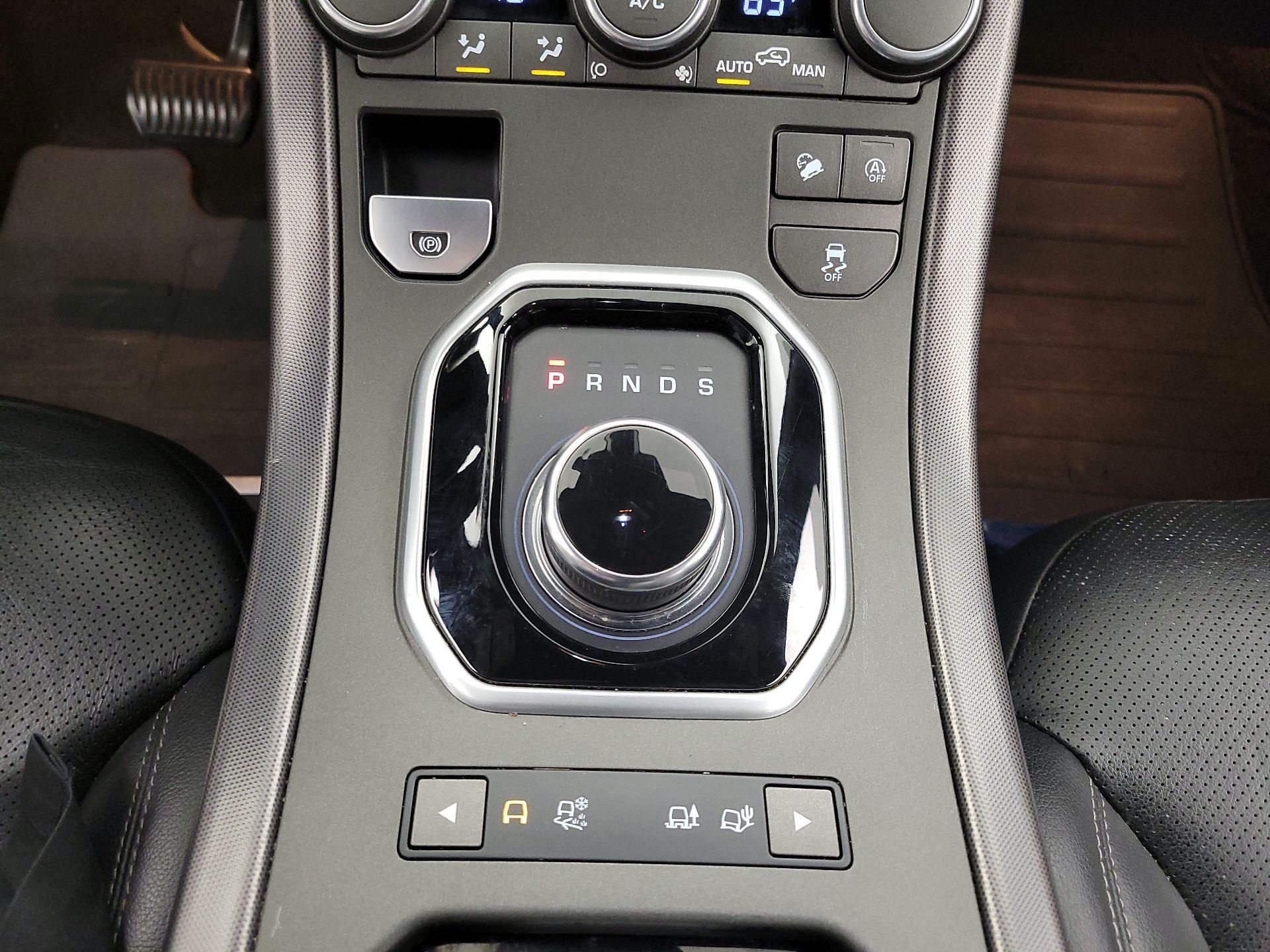 Thumbnail: 2018 Land Rover Range Rover Evoque - 17