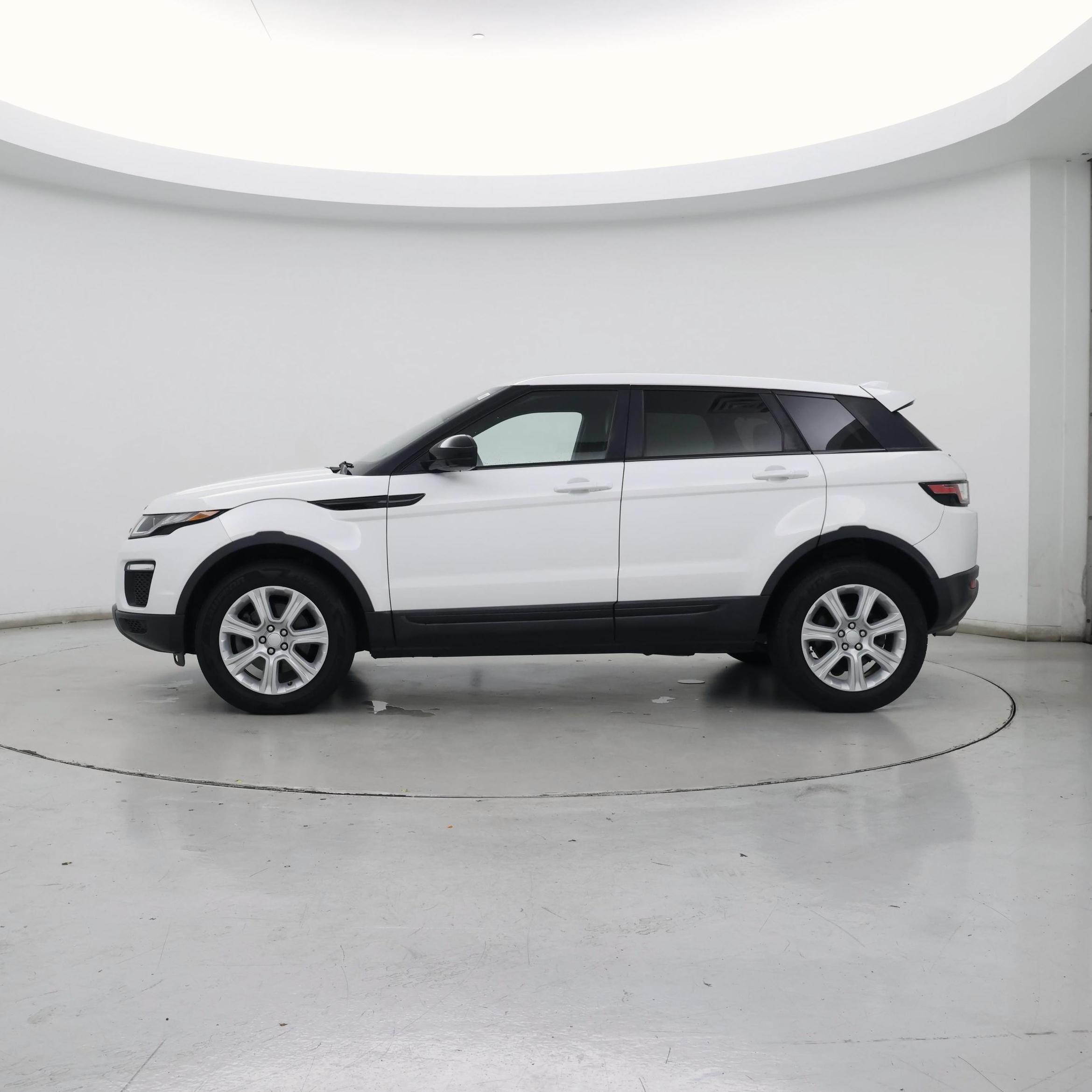 Thumbnail: 2018 Land Rover Range Rover Evoque - 3