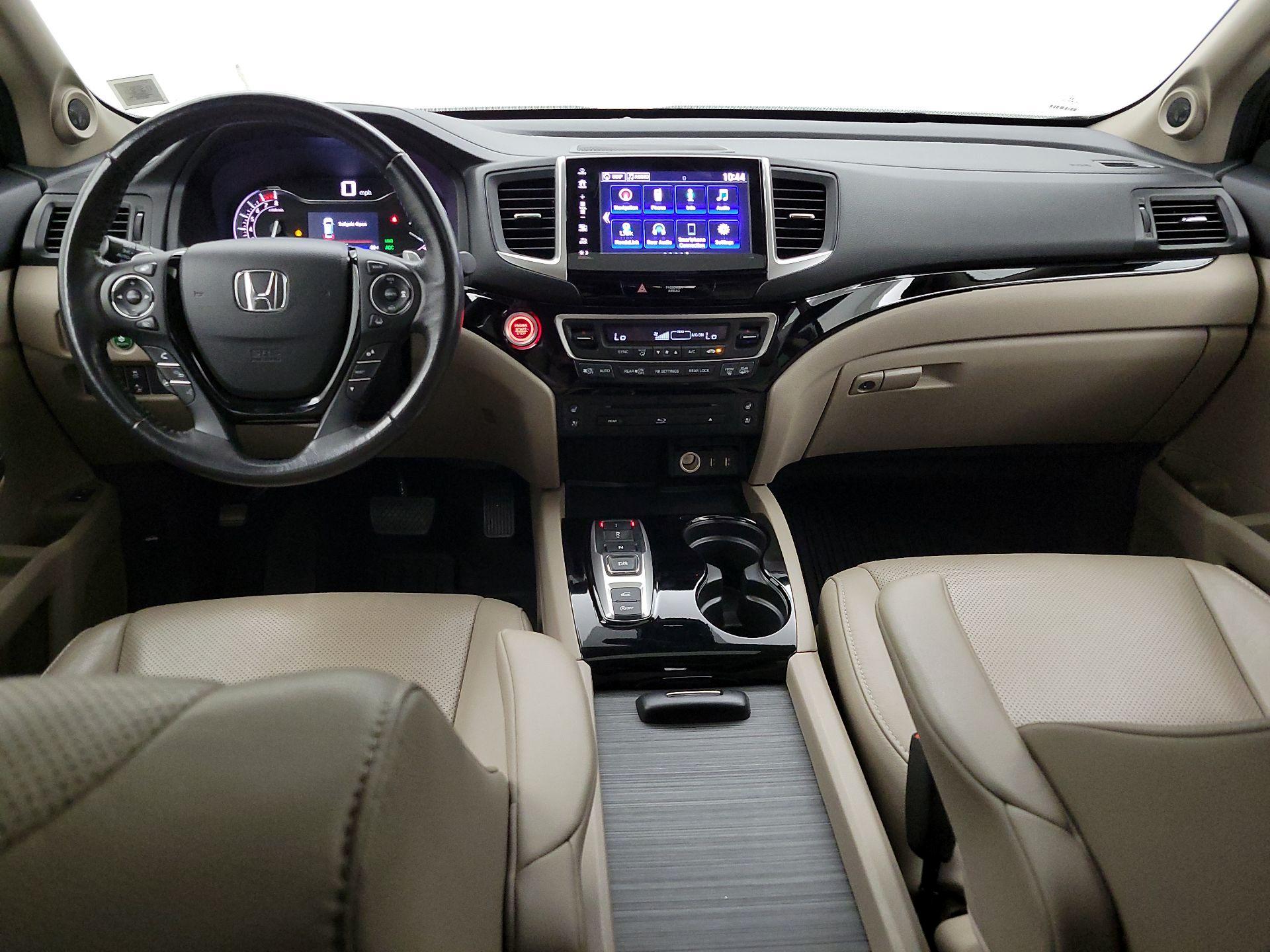 Thumbnail: 2018 Honda Pilot - 9
