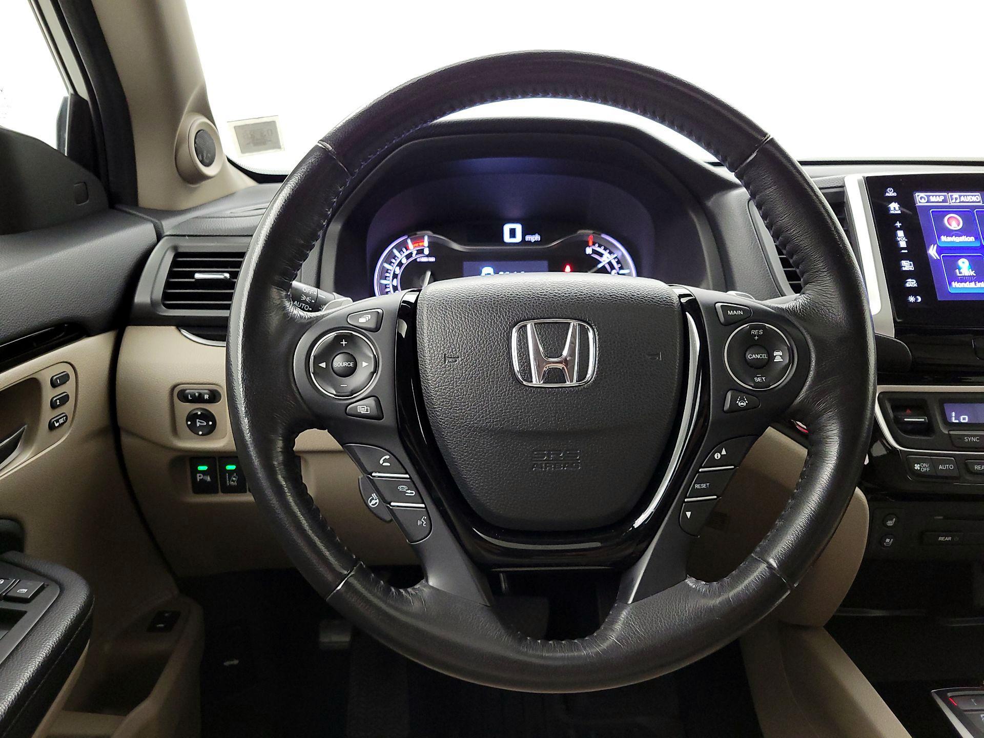 Thumbnail: 2018 Honda Pilot - 10