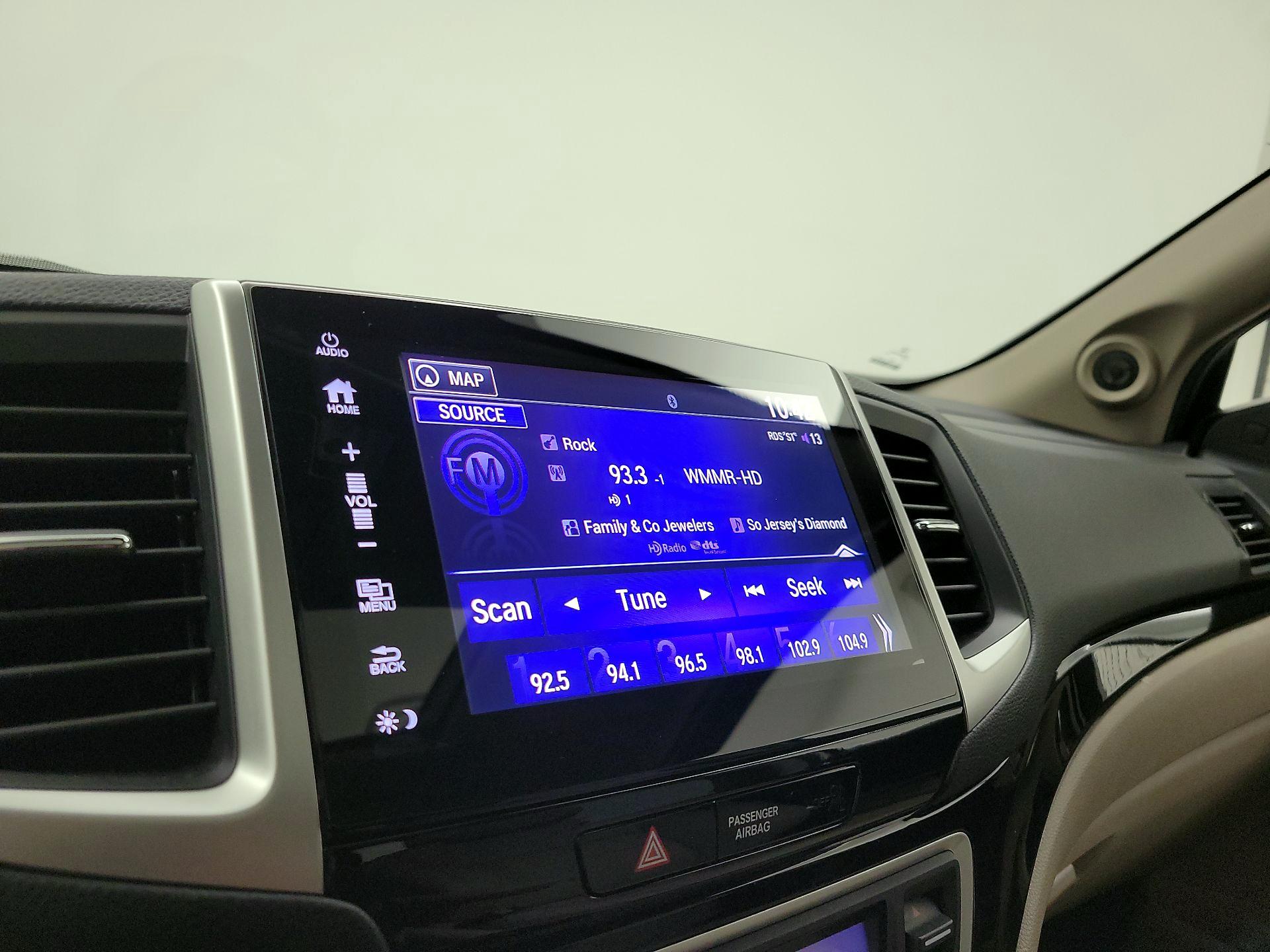 Thumbnail: 2018 Honda Pilot - 16