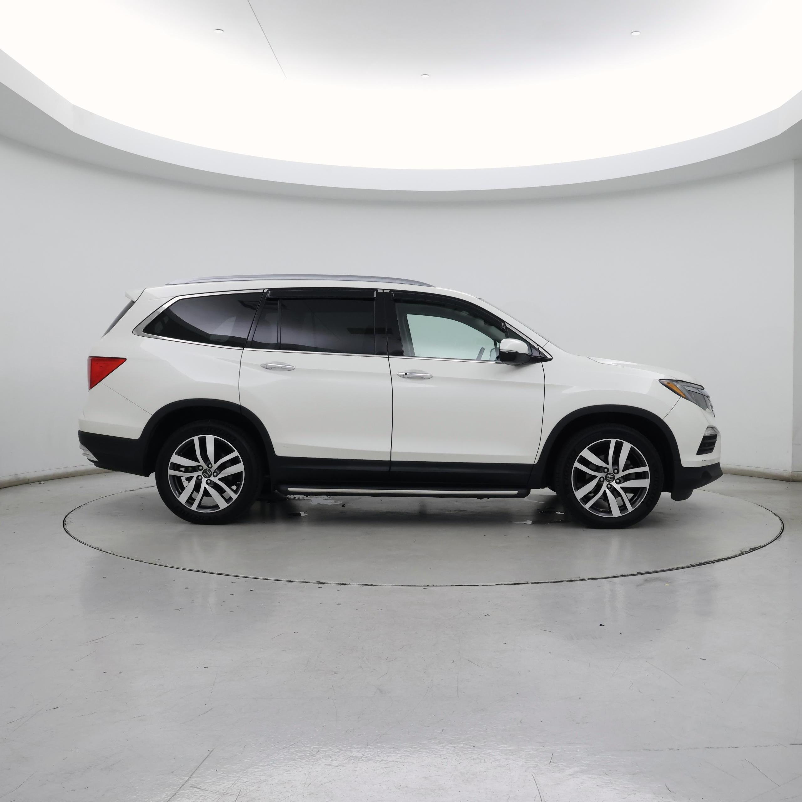 Thumbnail: 2018 Honda Pilot - 7