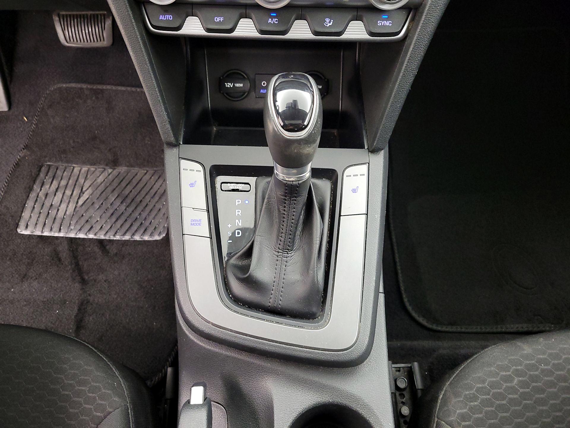 Thumbnail: 2020 Hyundai Elantra - 17