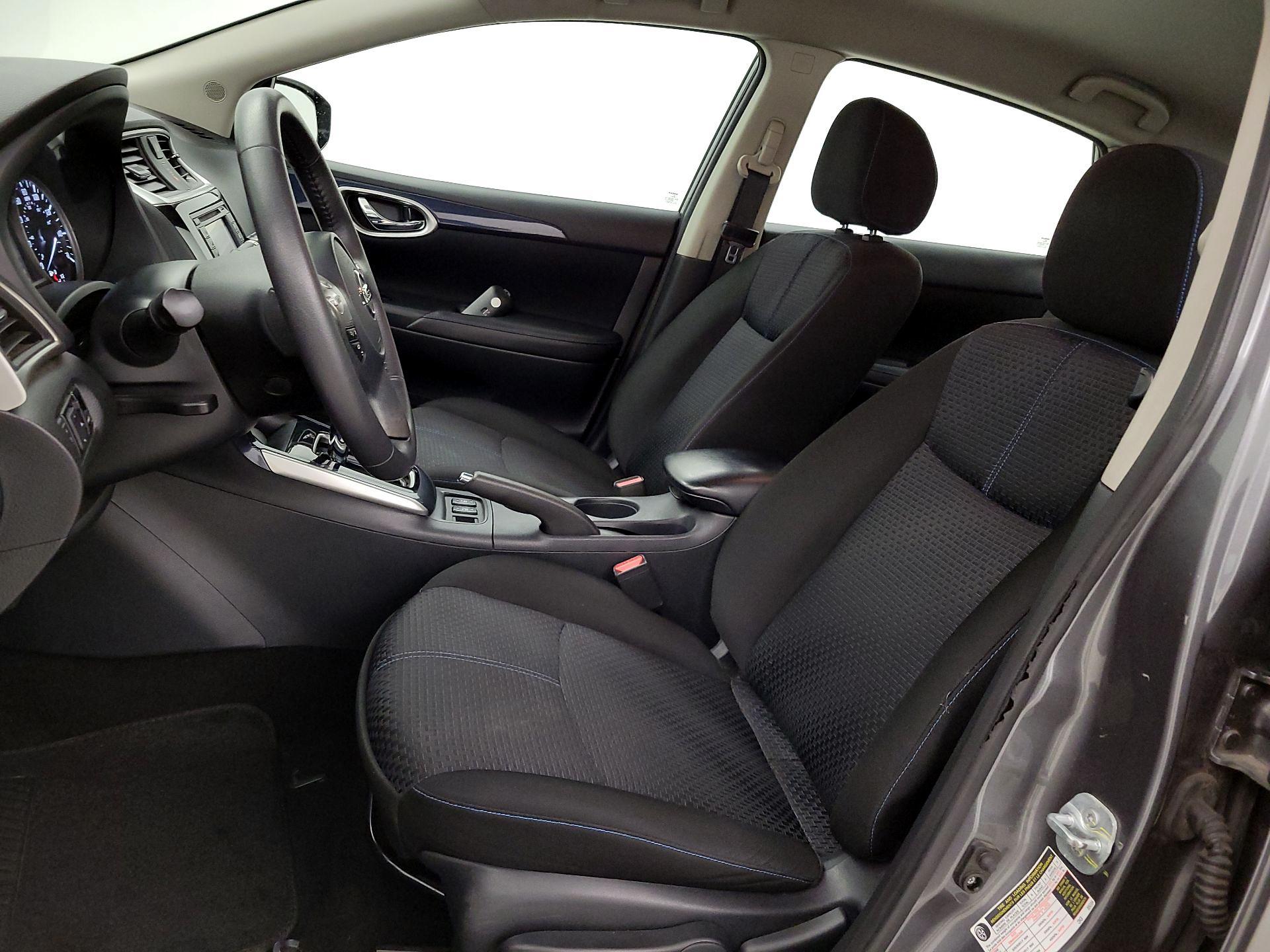 Thumbnail: 2016 Nissan Sentra - 11