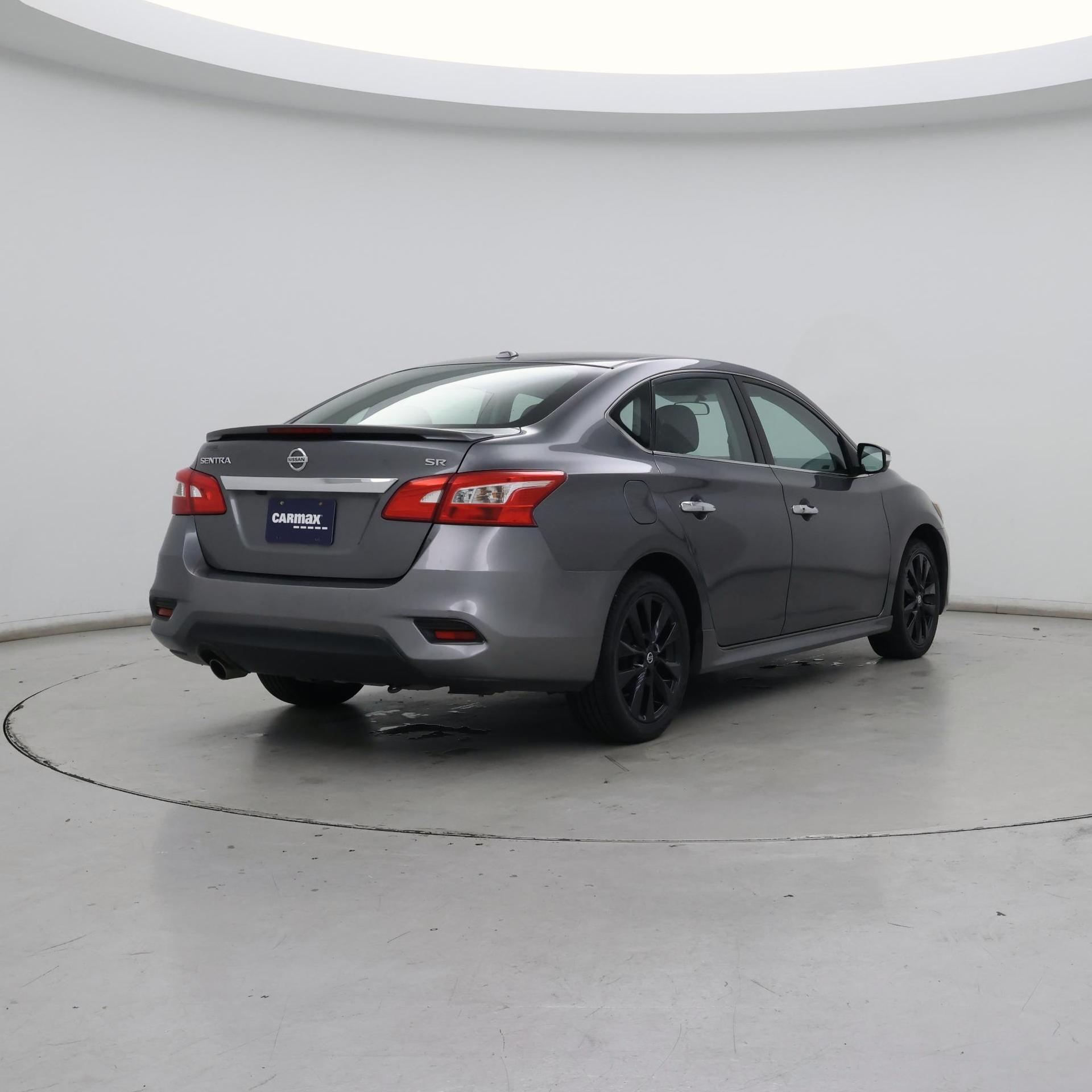 Thumbnail: 2016 Nissan Sentra - 8