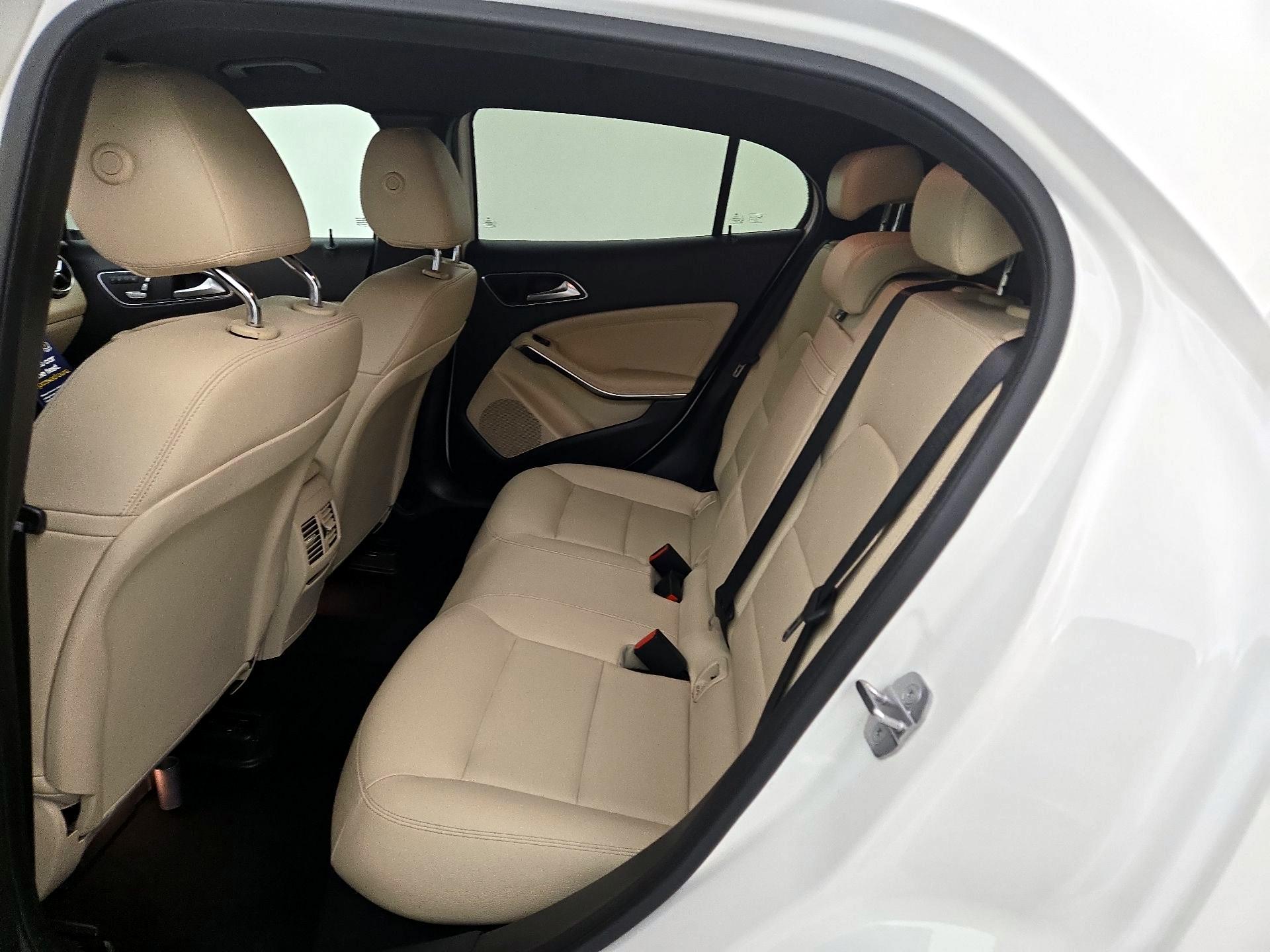 Thumbnail: 2019 Mercedes-Benz GLA - 19