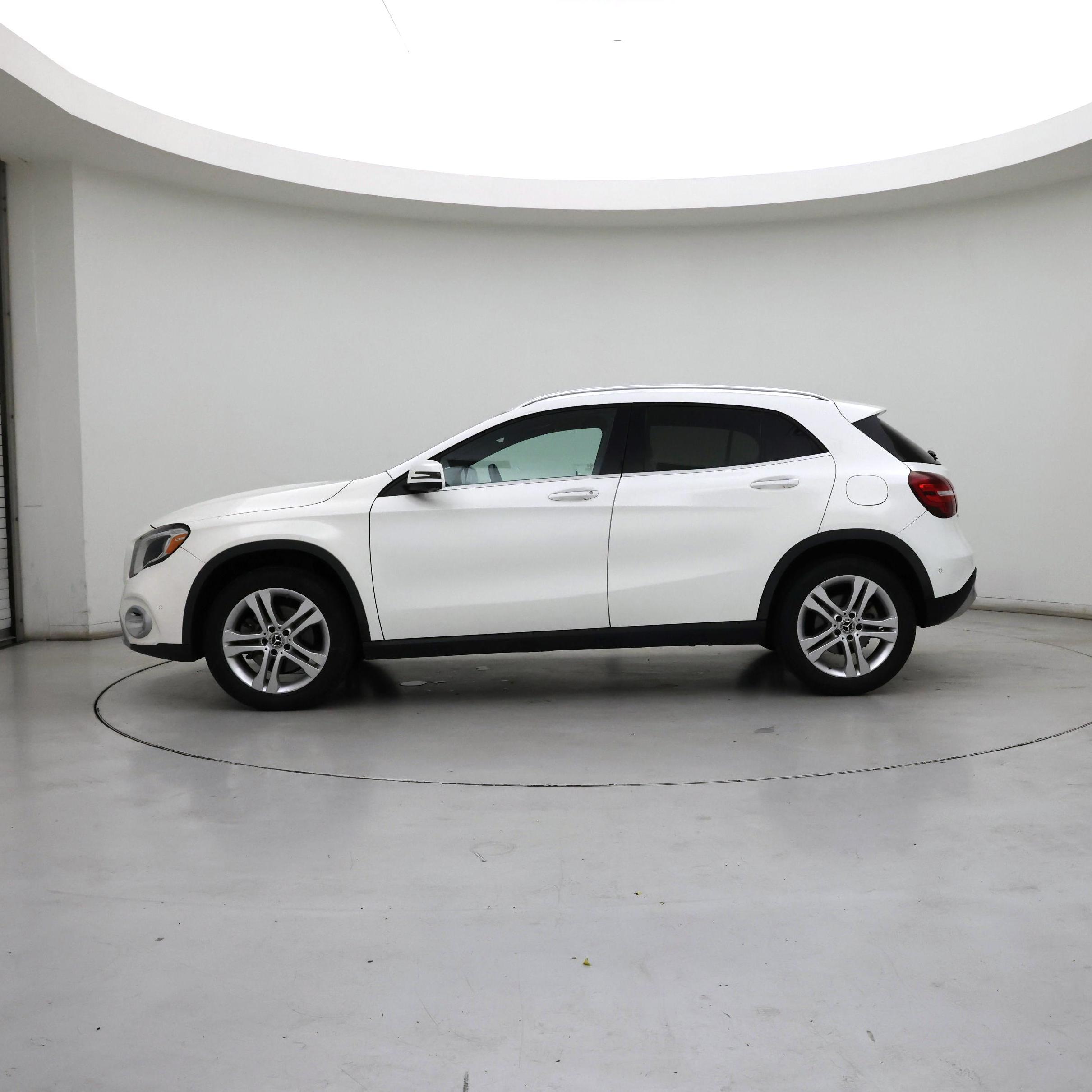 Thumbnail: 2019 Mercedes-Benz GLA - 3