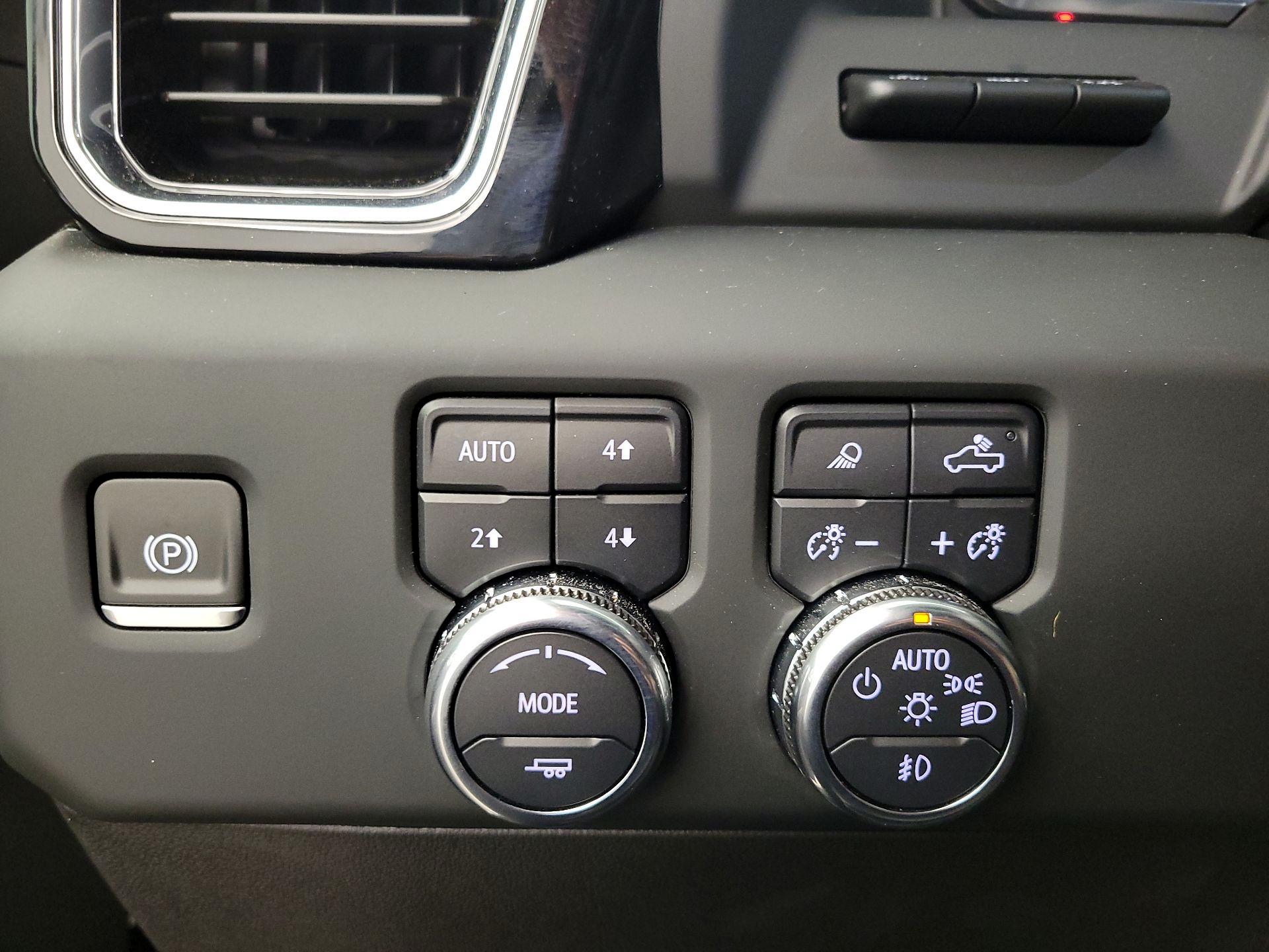 Thumbnail: 2024 GMC Sierra 2500 - 13