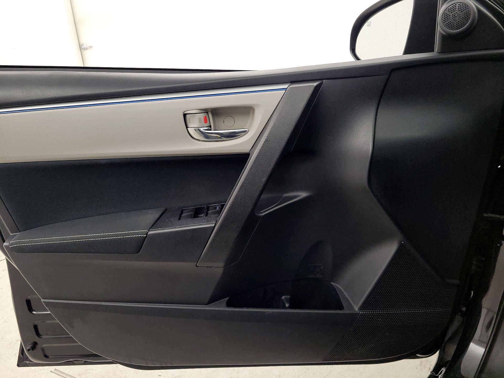 Thumbnail: 2016 Toyota Corolla - 12