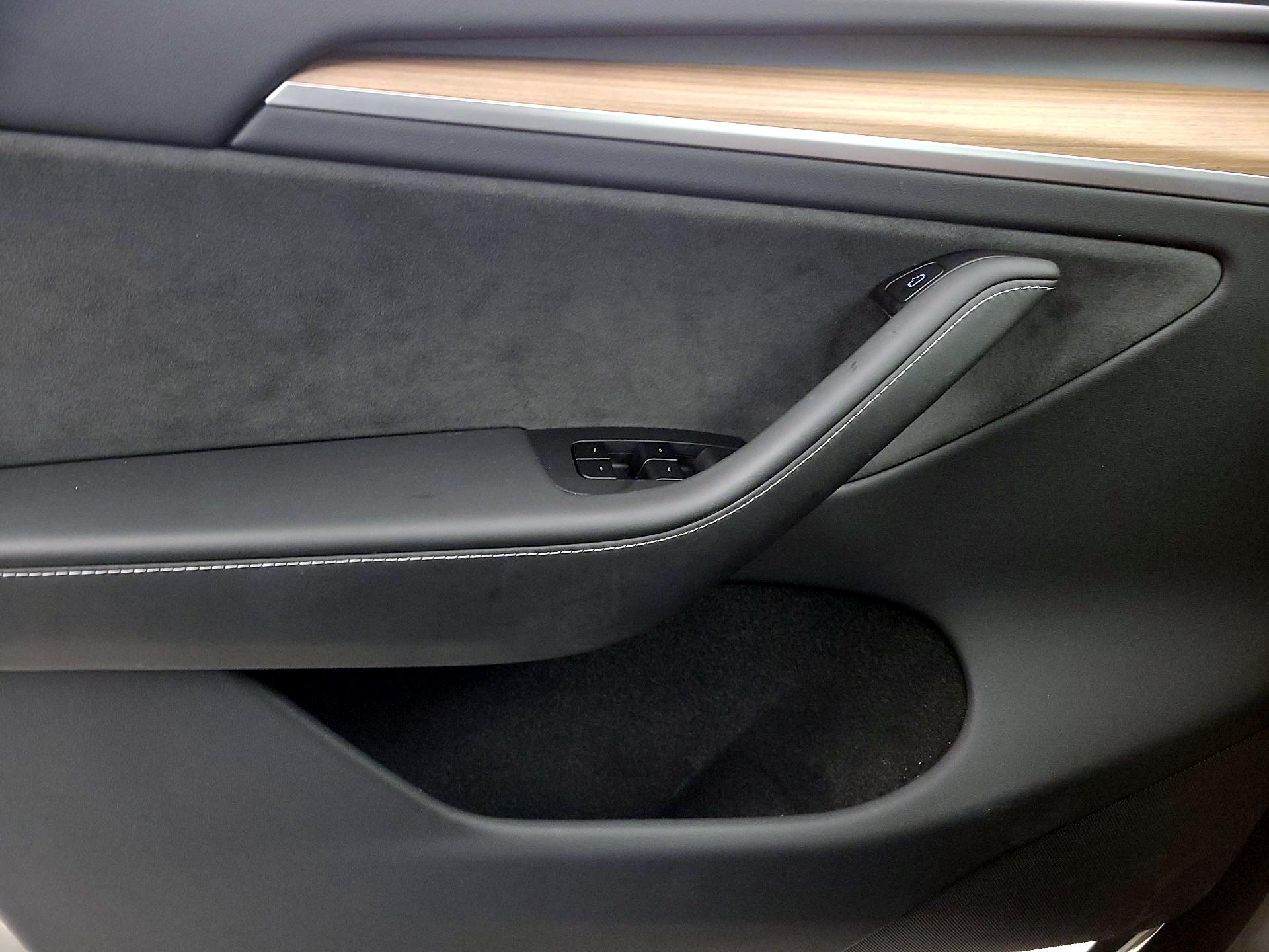 Thumbnail: 2025 Tesla Model Y - 12