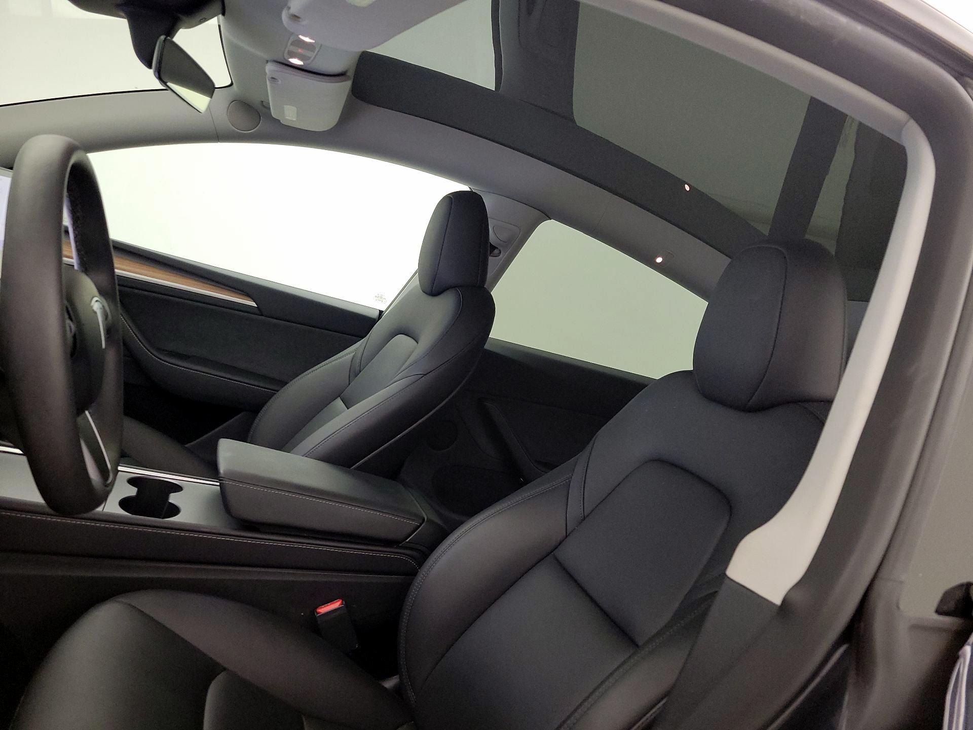 Thumbnail: 2025 Tesla Model Y - 18