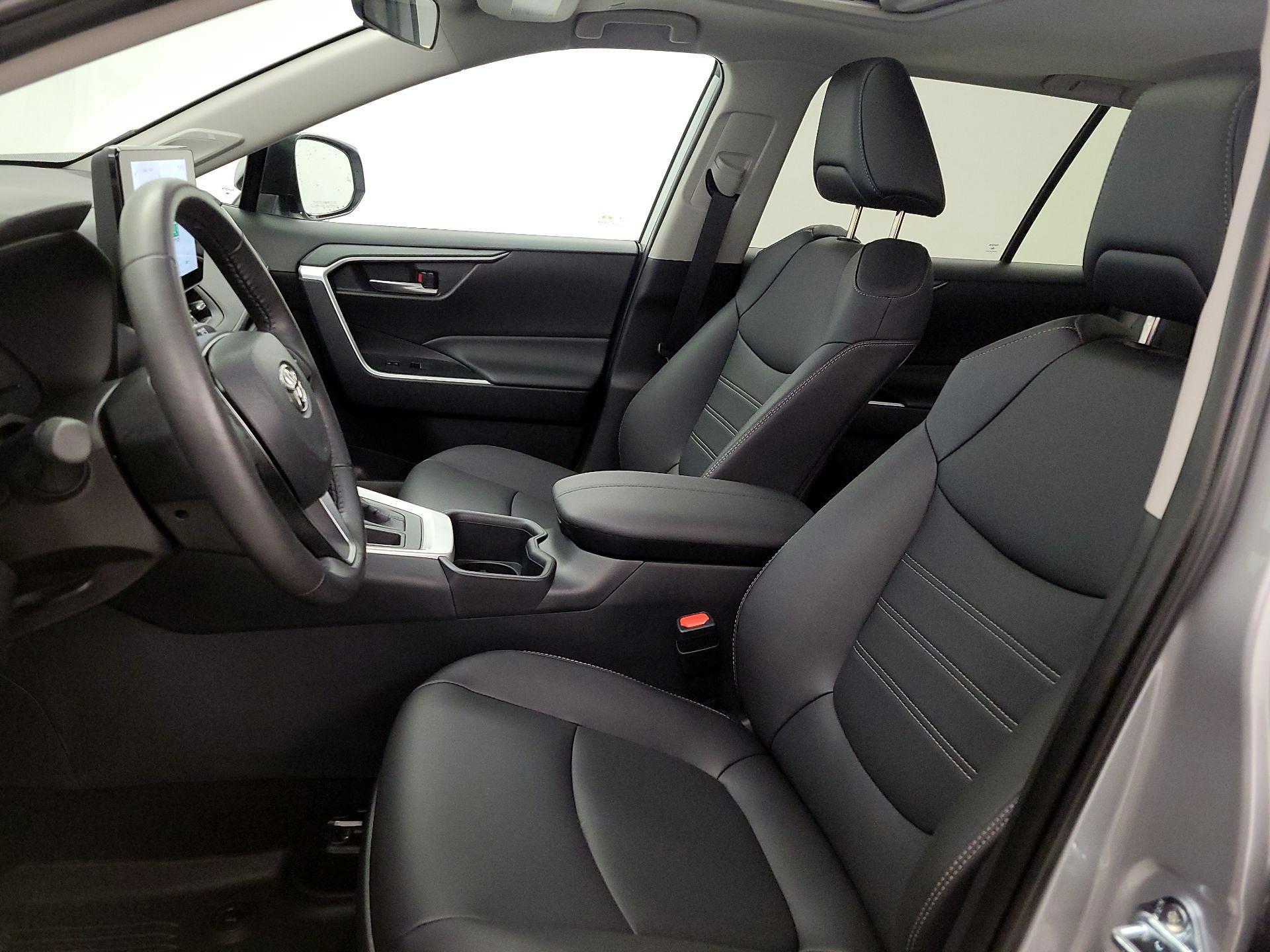 Thumbnail: 2025 Toyota RAV4 - 11