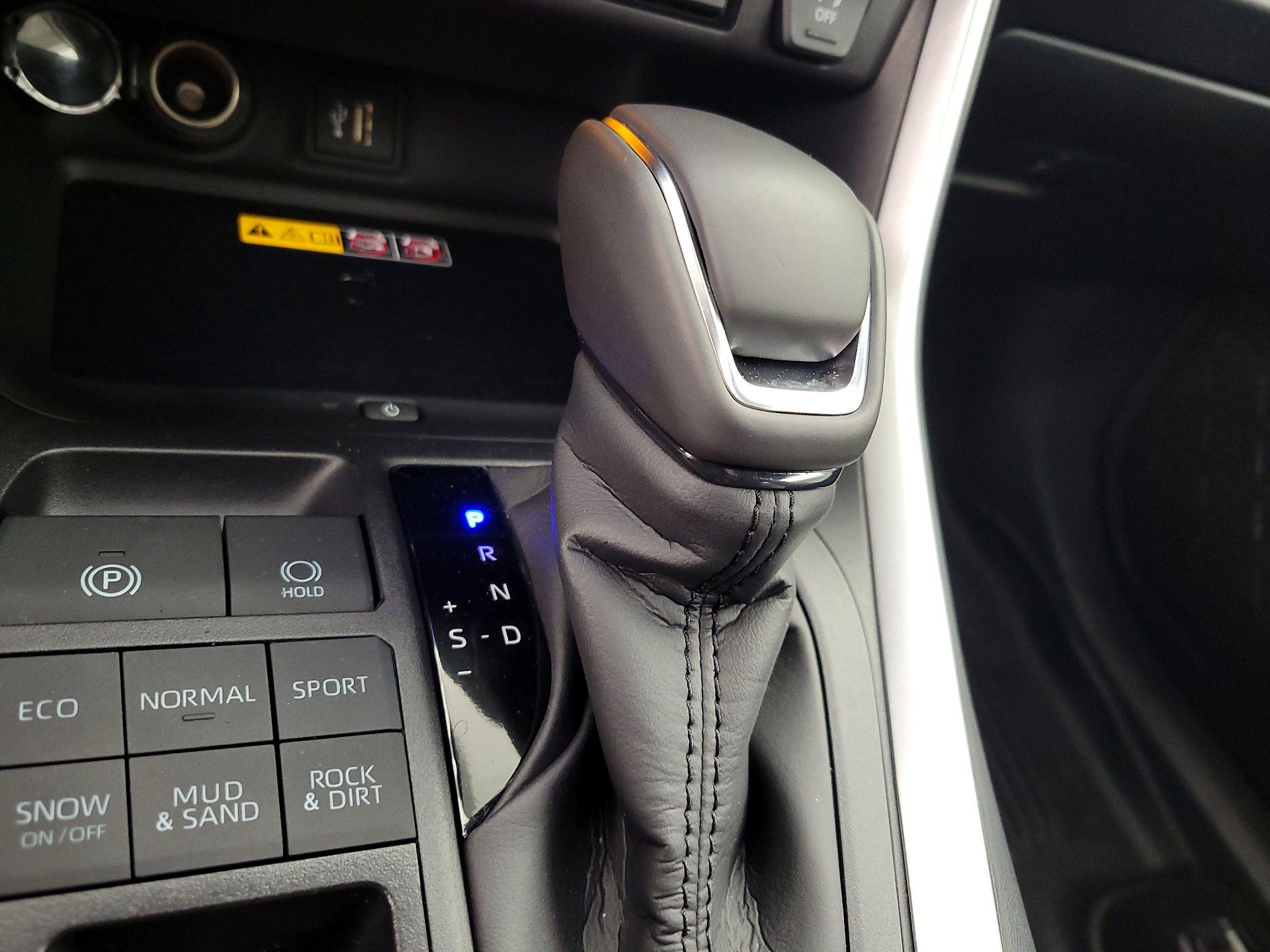 Thumbnail: 2025 Toyota RAV4 - 17